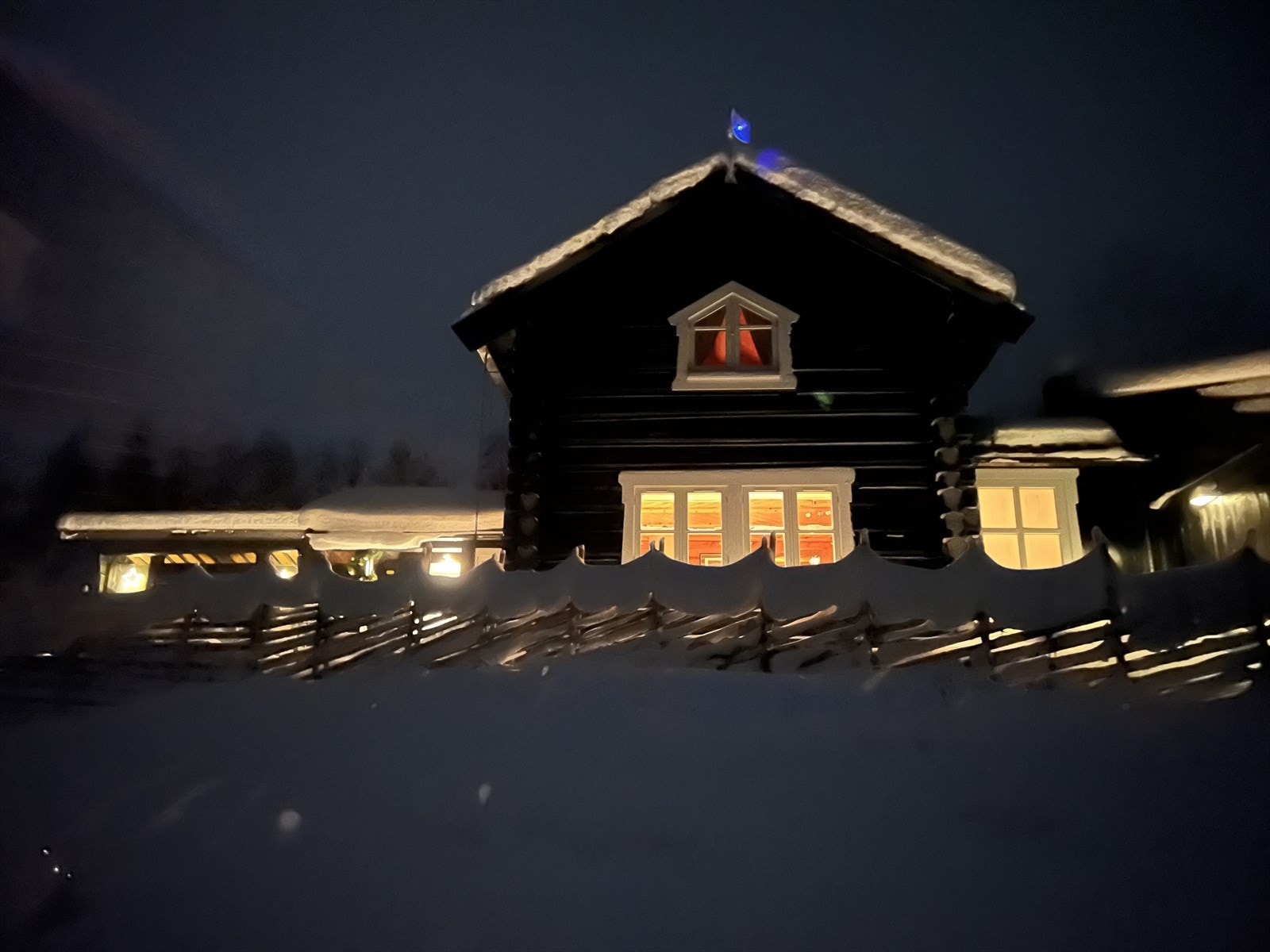 Vinternatt på hytta (selgers foto) Galleribilde