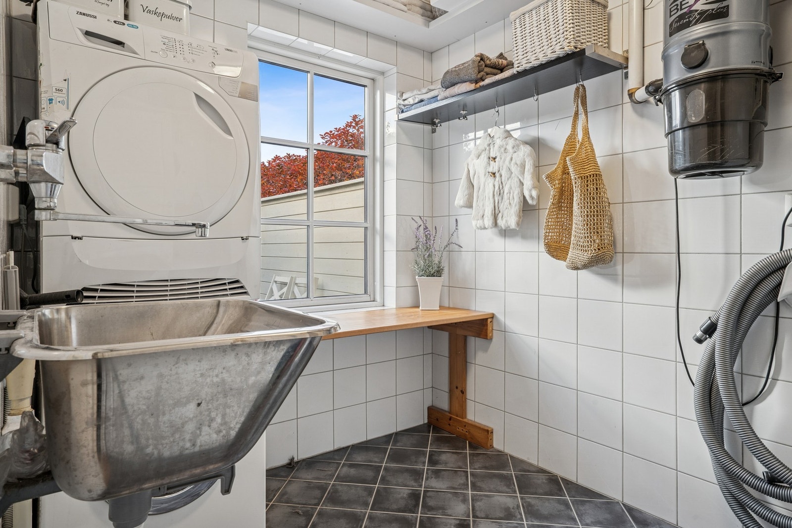 Vaskerom Galleribilde