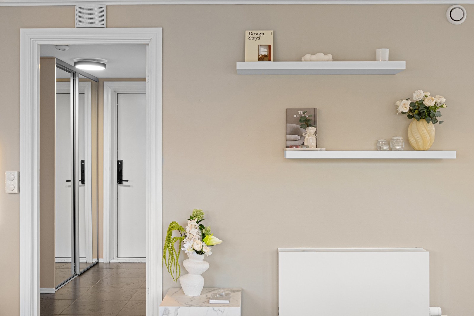 Fjernvarme i tillegg til balansert ventilasjon gir en effektiv oppvarming og et sunt inneklima året rundt. Galleribilde