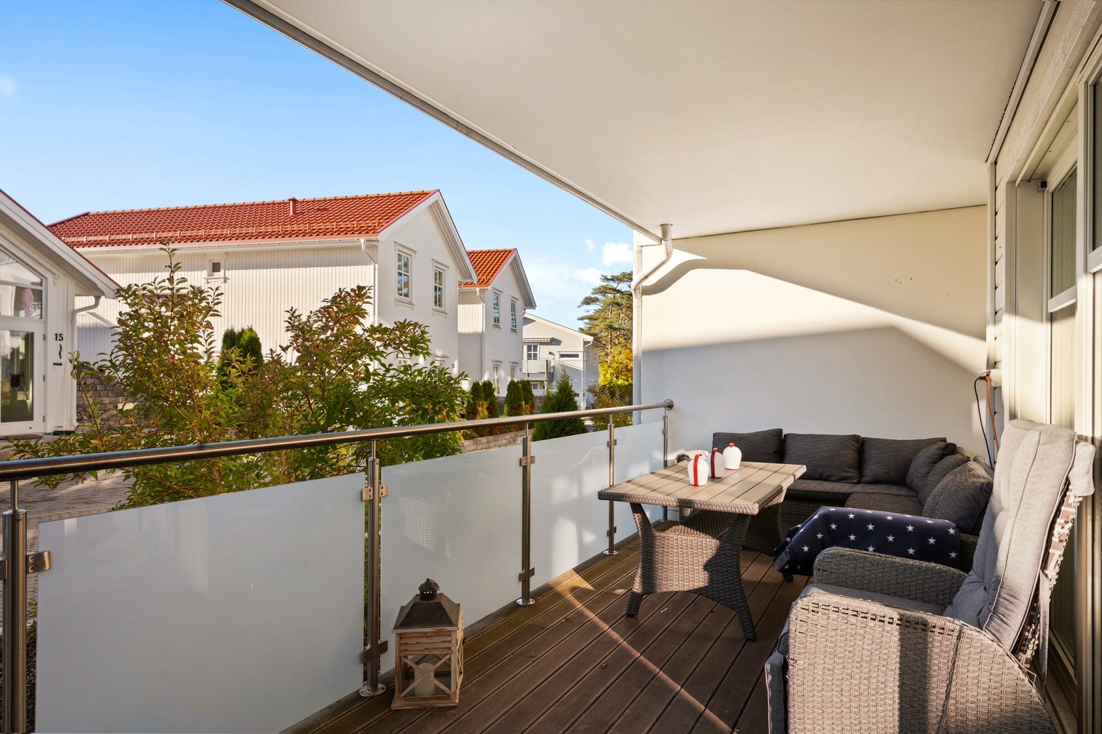 Romslig balkong, delvis overbygget Galleribilde