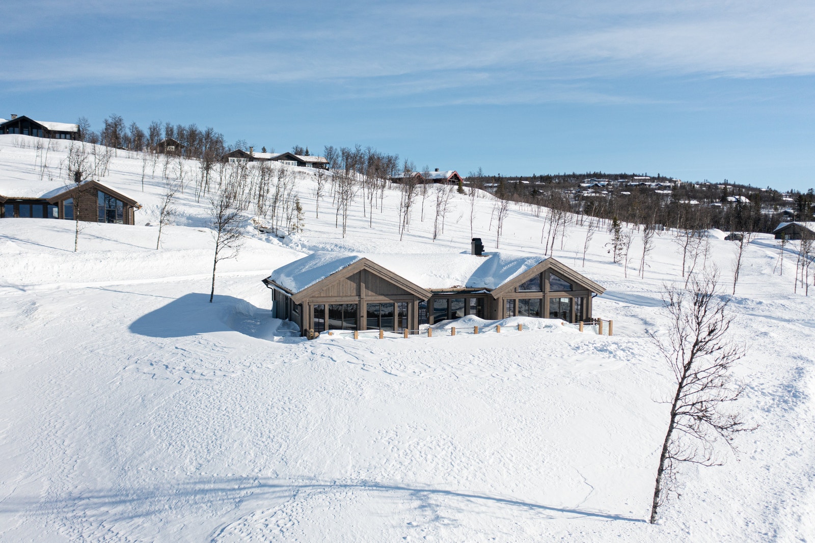Bilde fra en lik hytte satt opp i Valdres Galleribilde
