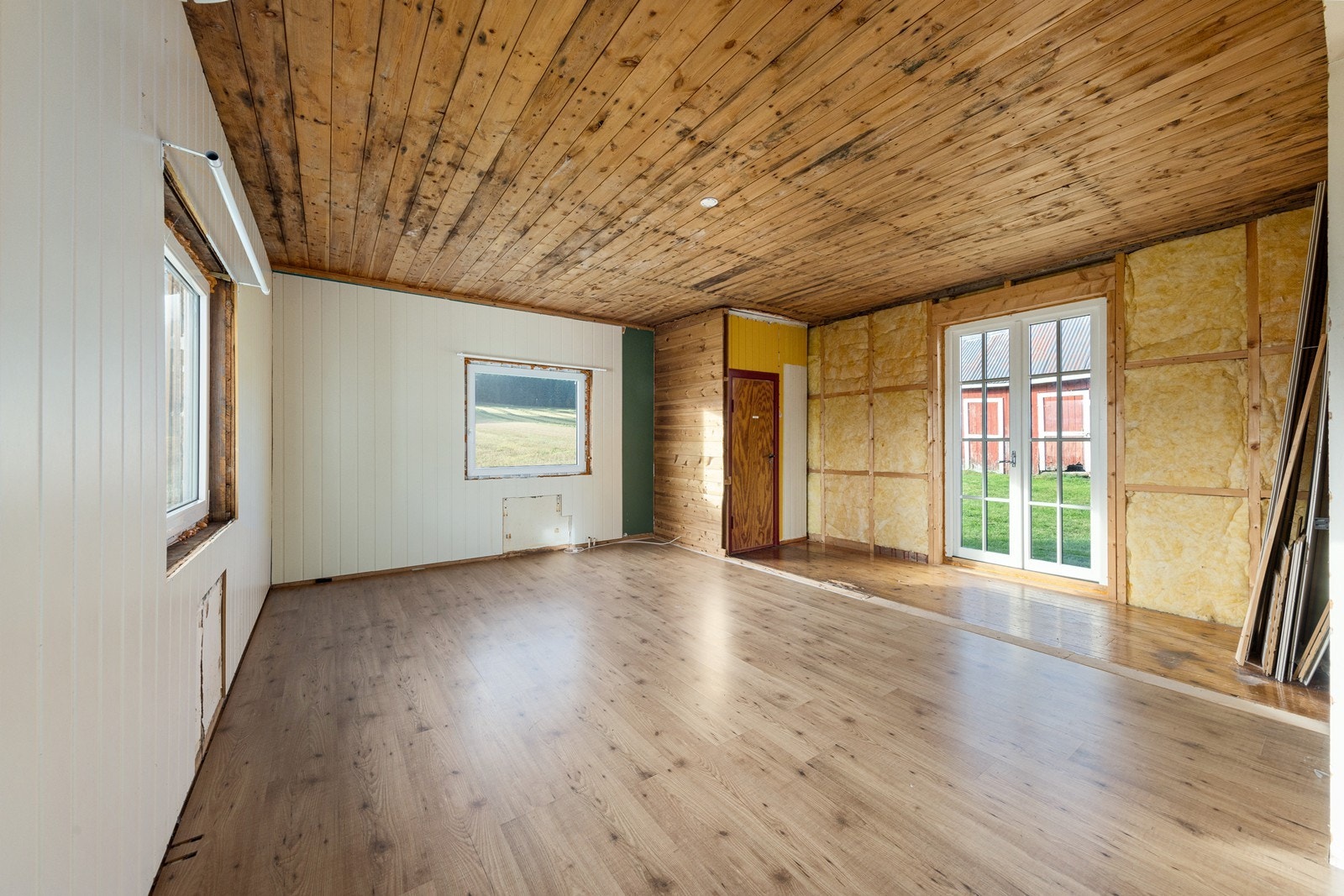 I stuen som er romslig med mange muligheter for møblering. Galleribilde