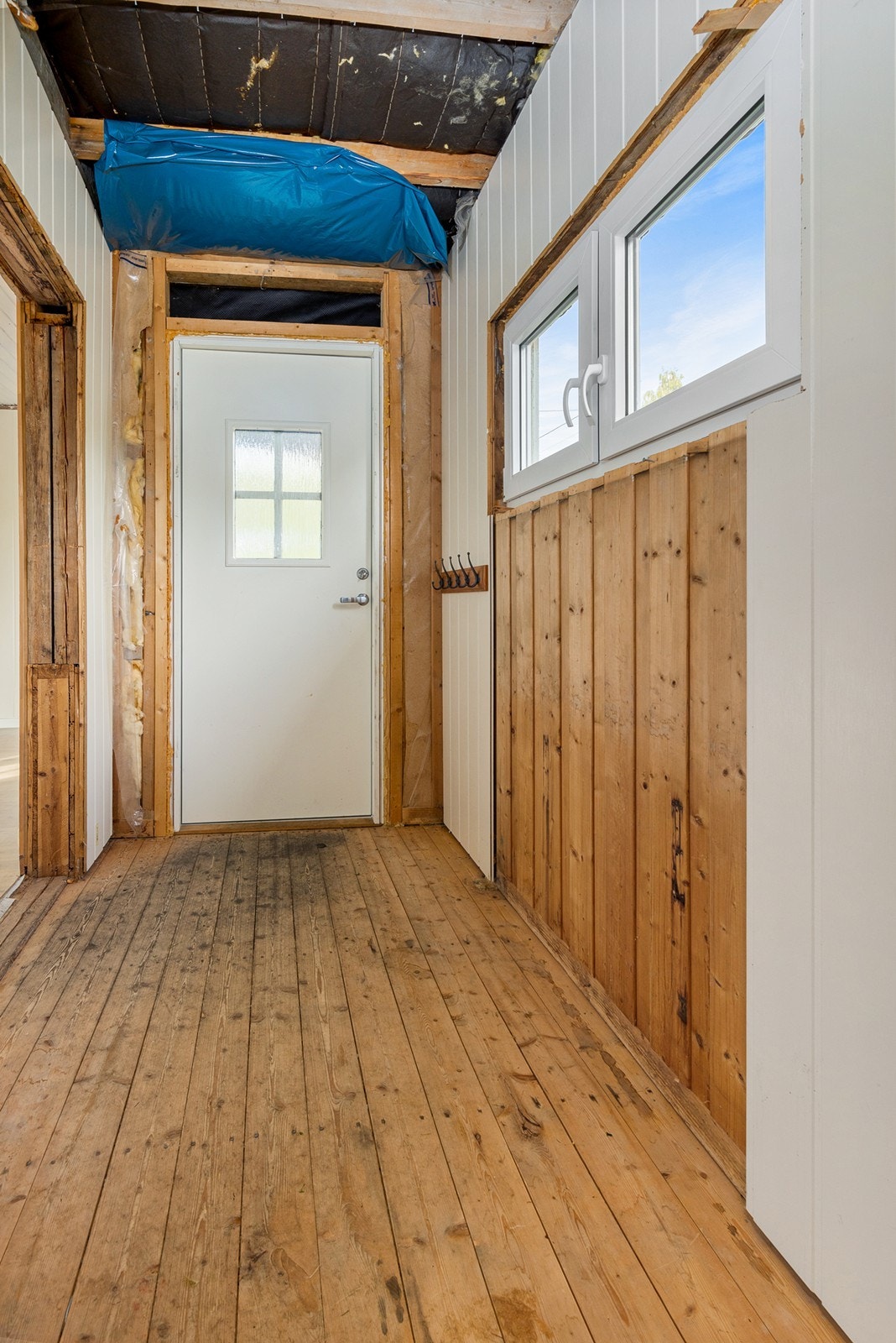 Velkommen inn! Eneboligen er et oppussingsprosjekt. Galleribilde