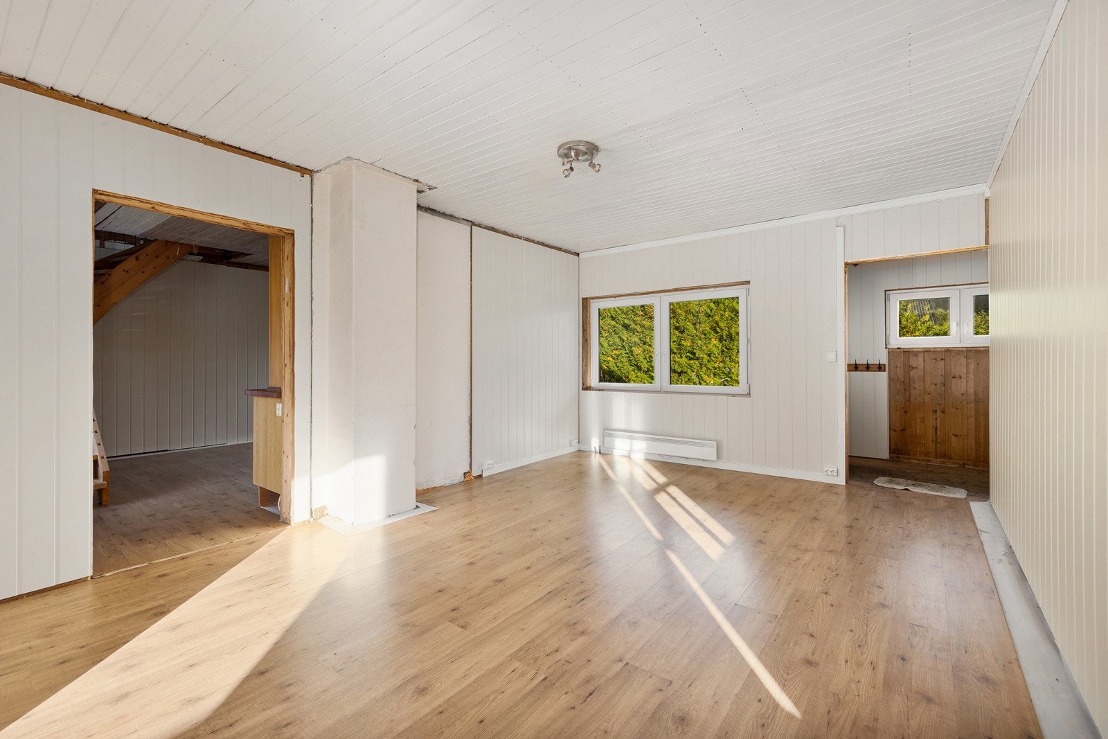 Fra gangen går man inn mot stuen. Galleribilde