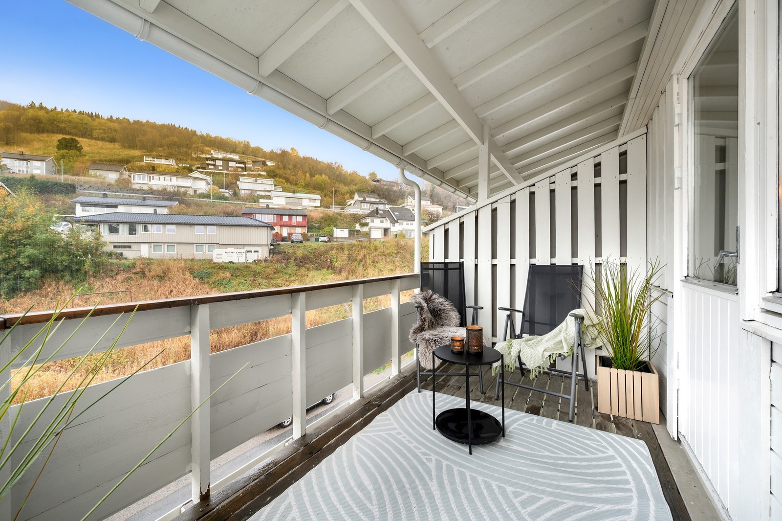 - Takoverbygg også på denne siden gjør at du nyter fine høstdager tørt og godt. Galleribilde