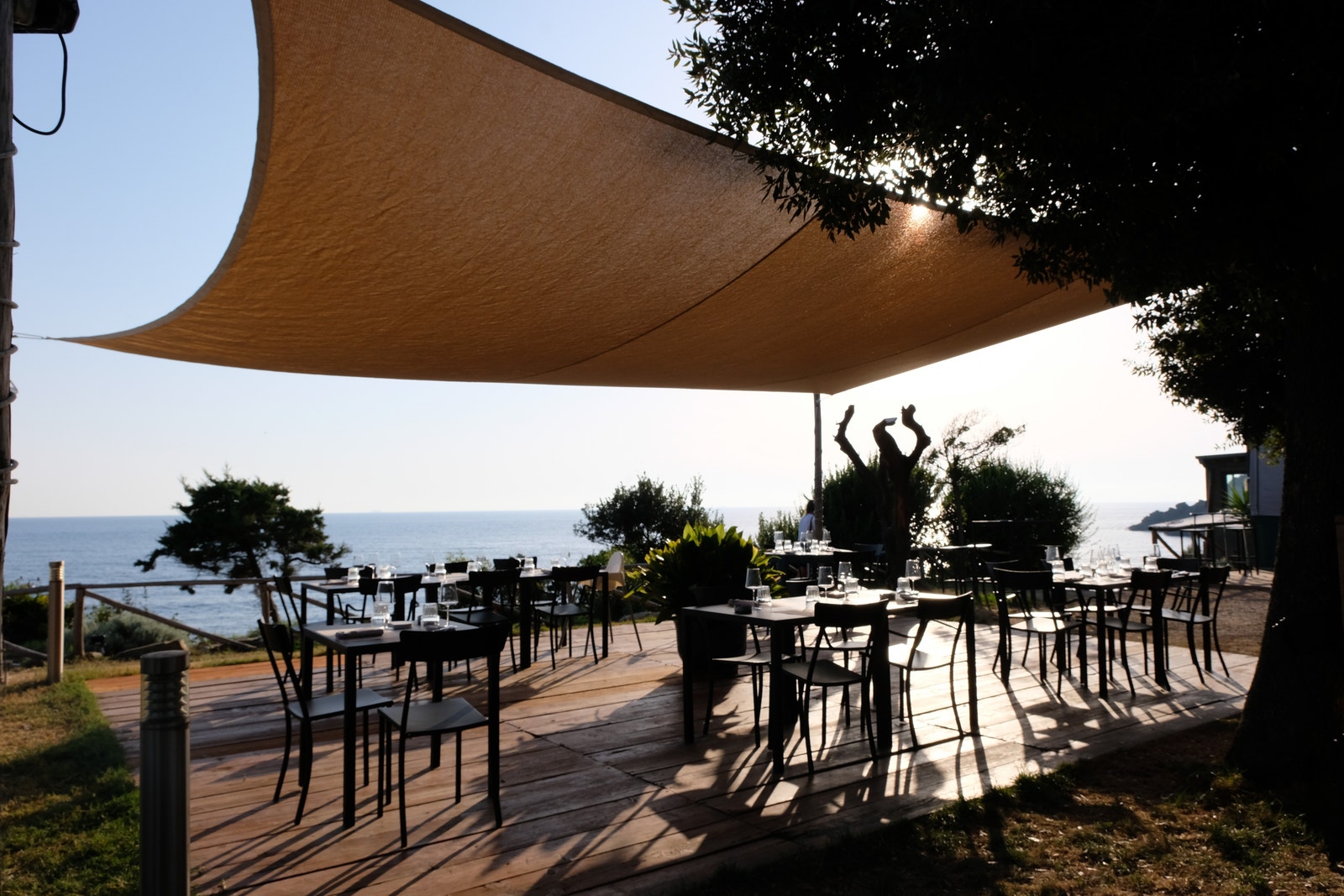 Quercianella og Lentisco, et av de hippe stedene som har etablert seg i Quercianella i siste år. Galleribilde