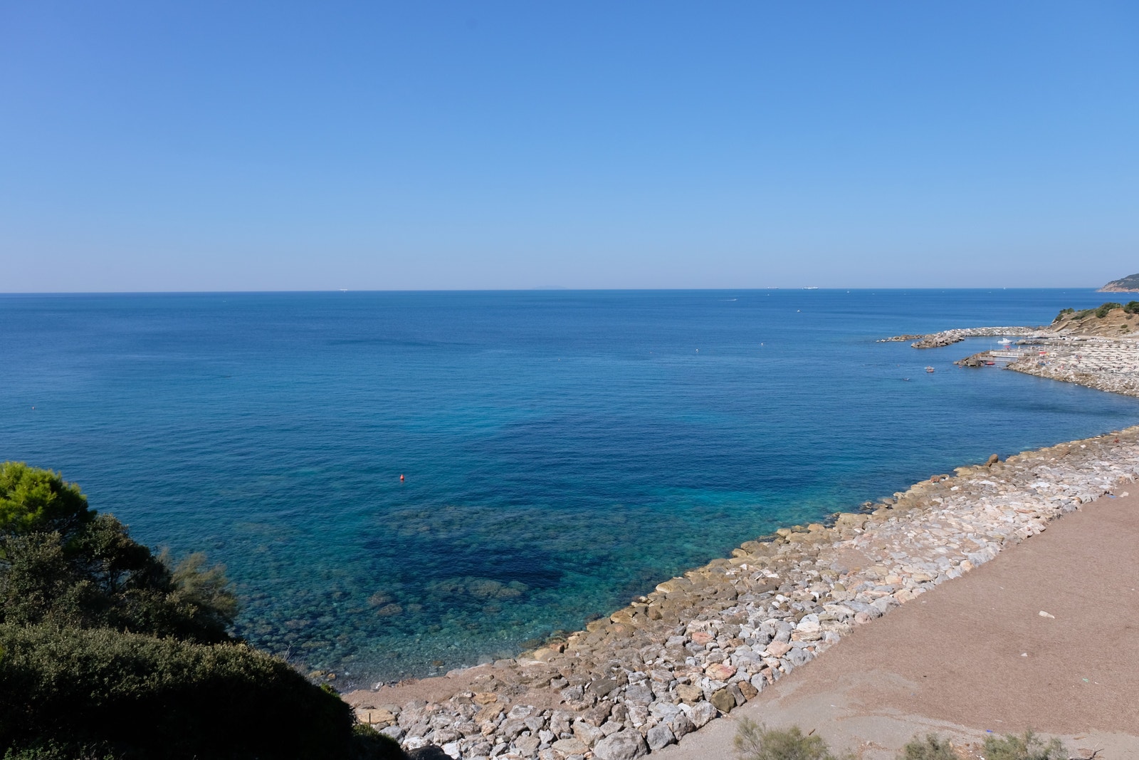 Quercianella og kysten av Toscana sør for Livorno Galleribilde