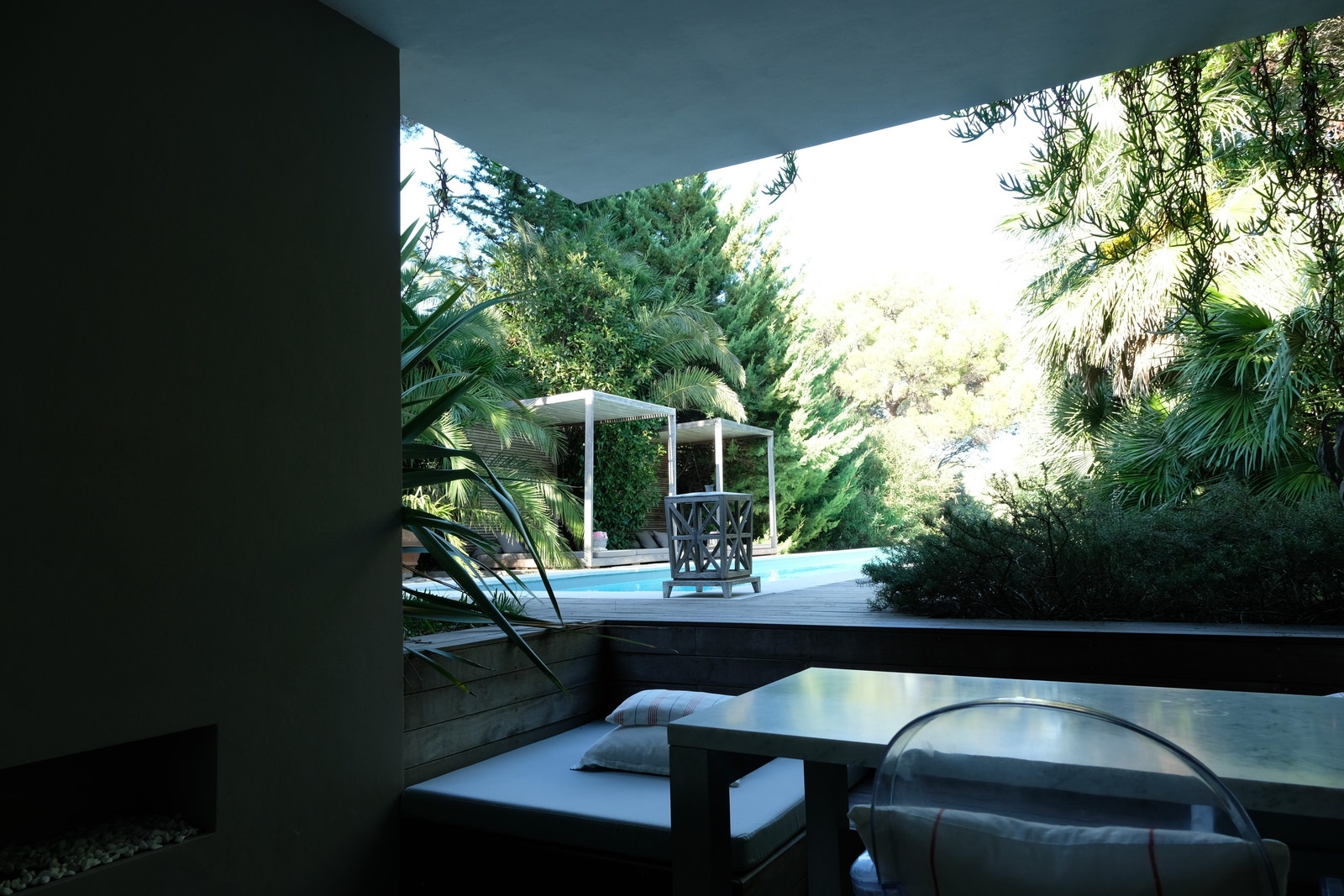 Soner, på ulike steder, hvor en kan være beskyttet for den sterke solen. Hvor vi kan tilbringe tid foran ilden og forlenge sesongen. Galleribilde