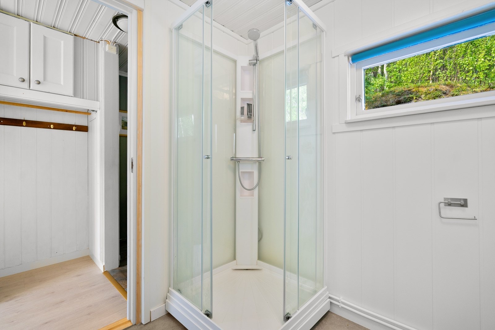 Og dusjkabinett. Galleribilde