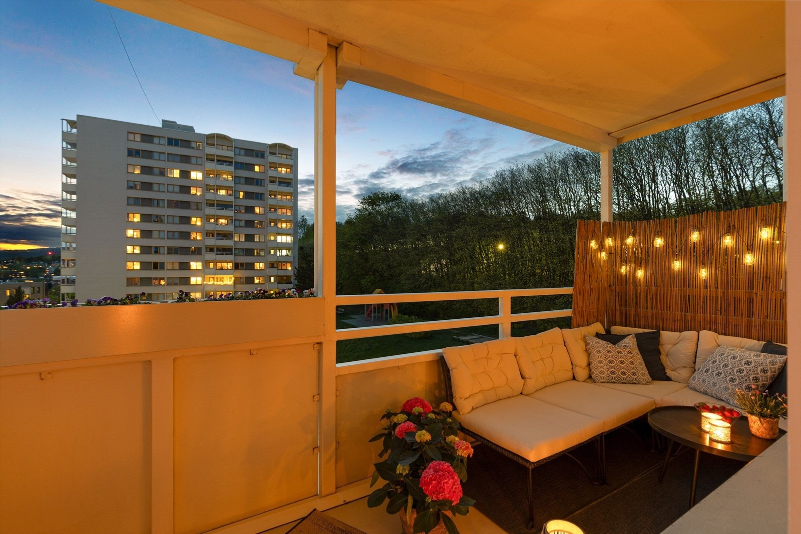 Hyggelig kveldsstemning på balkongen. Galleribilde