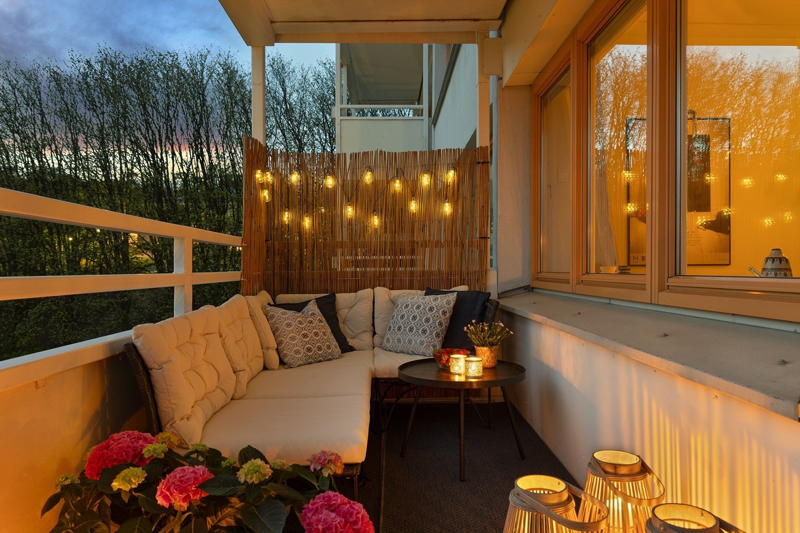 Det er god plass til utemøbler og grill. Galleribilde