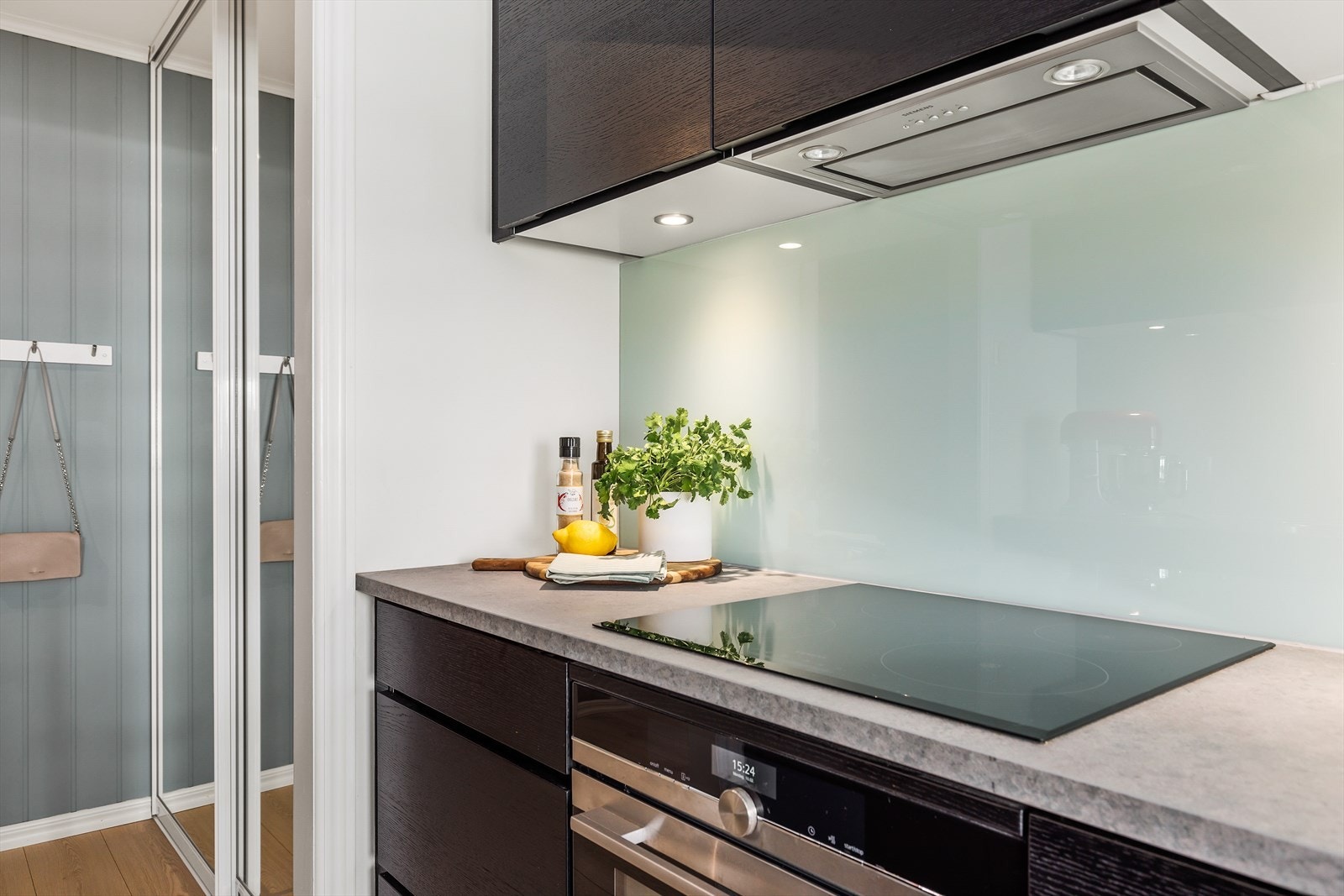 Kullfilter i tillegg til separat avtrekkskanal ut av bygget. Galleribilde