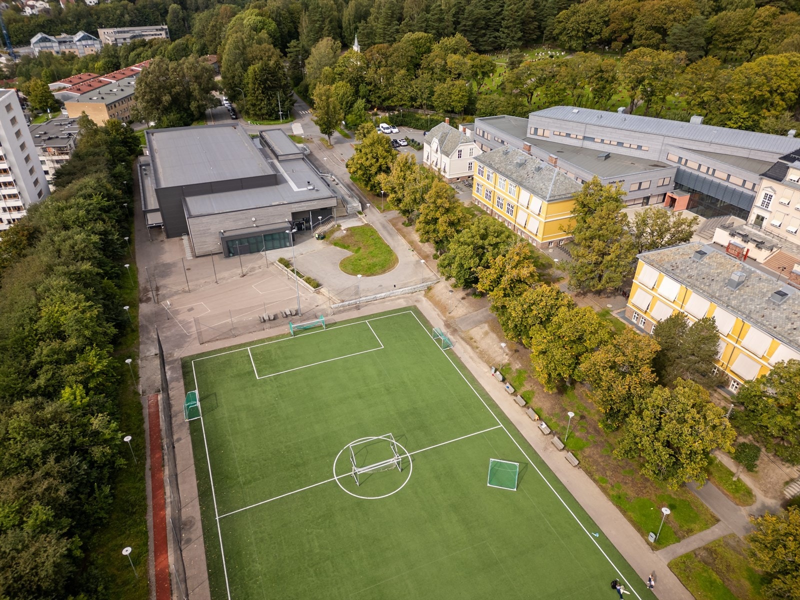 Grefsen flerbrukshall og kultursal er et steinkast unna leiligheten. Galleribilde