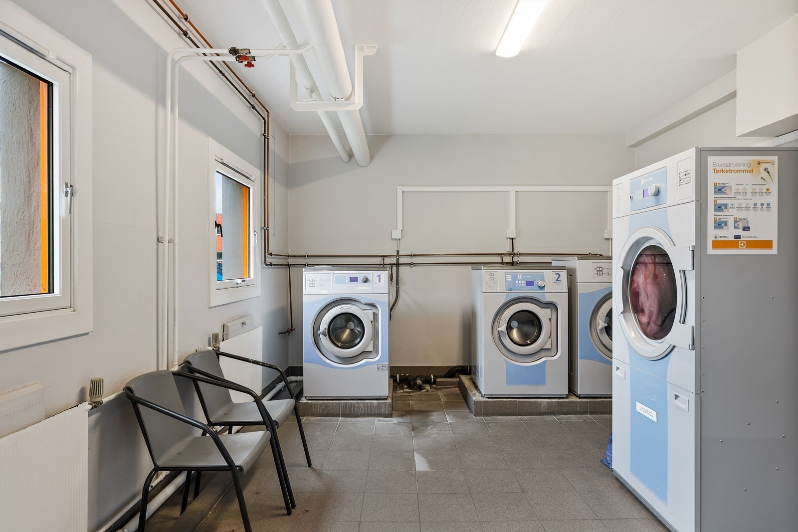 Det er fellesvaskeri i hver blokk som skal brukes i henhold til gjeldende regler. Galleribilde