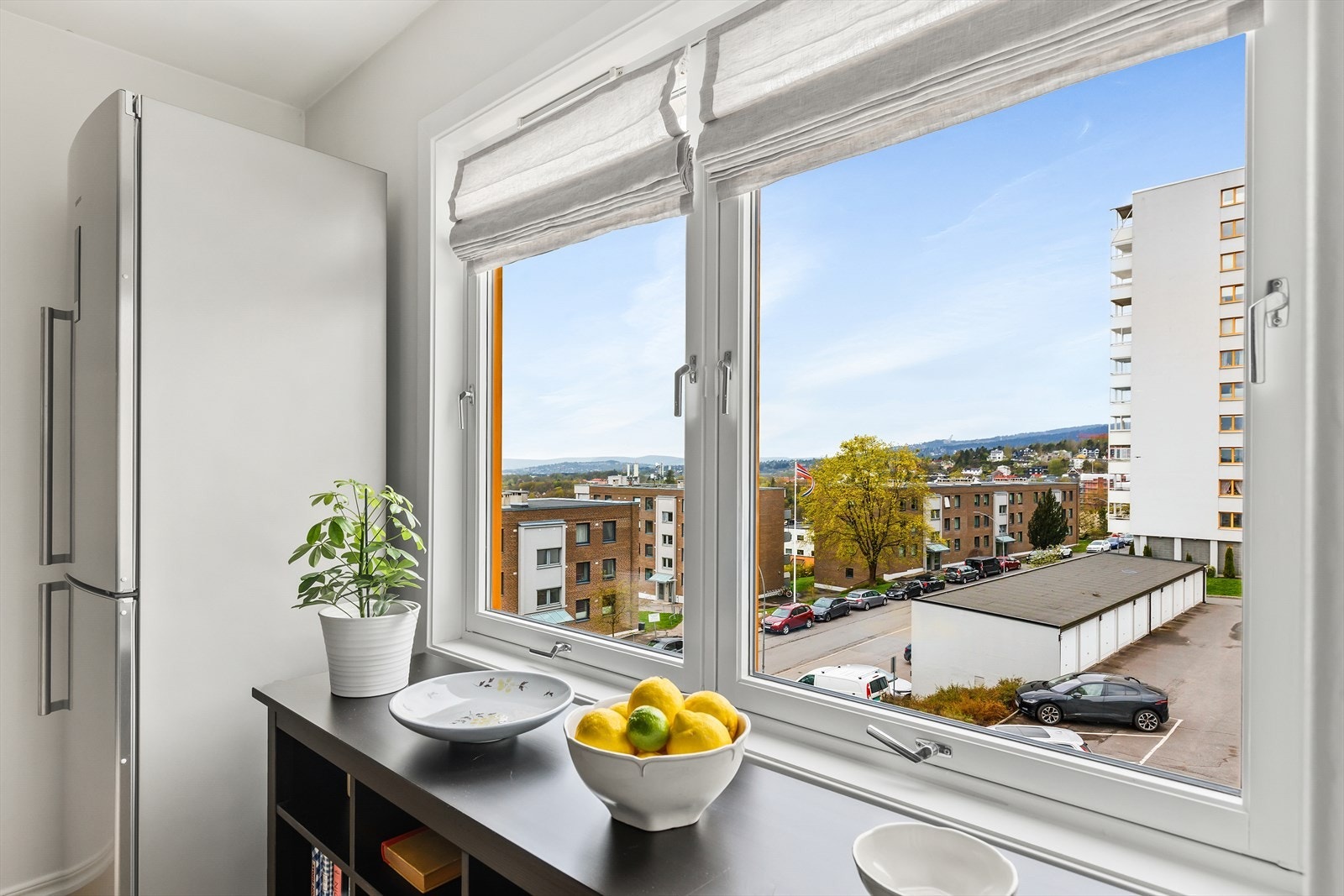 Flott utsikt også fra kjøkkenvinduet. Galleribilde