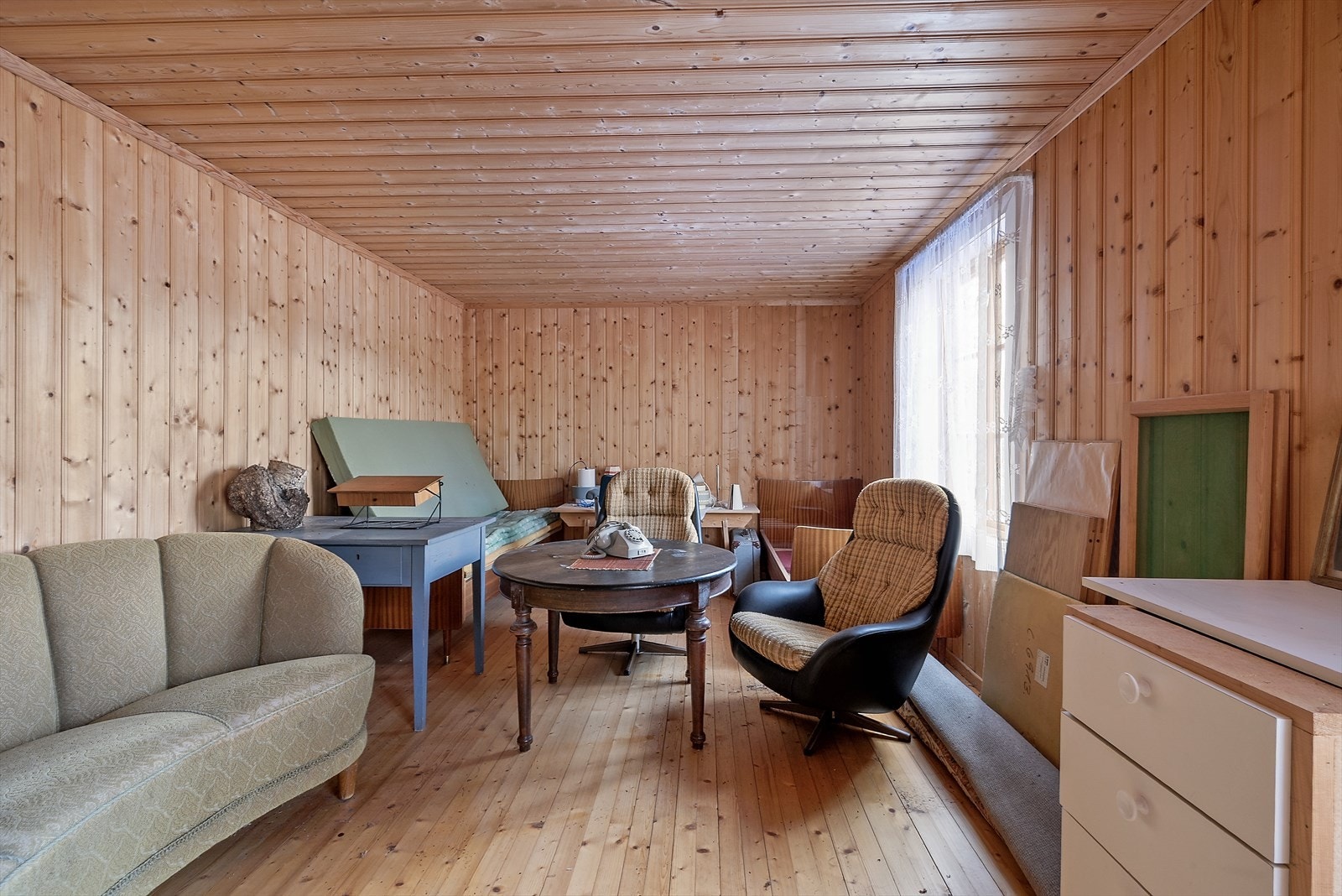 Lyst trepanel i 2. etasje. Galleribilde