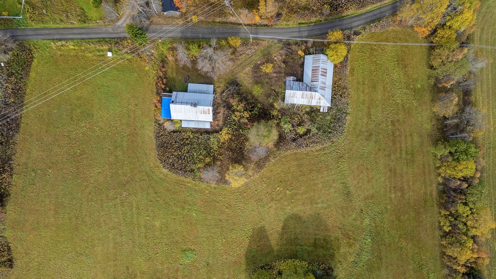 Dronebilde av eiendommen. Galleribilde