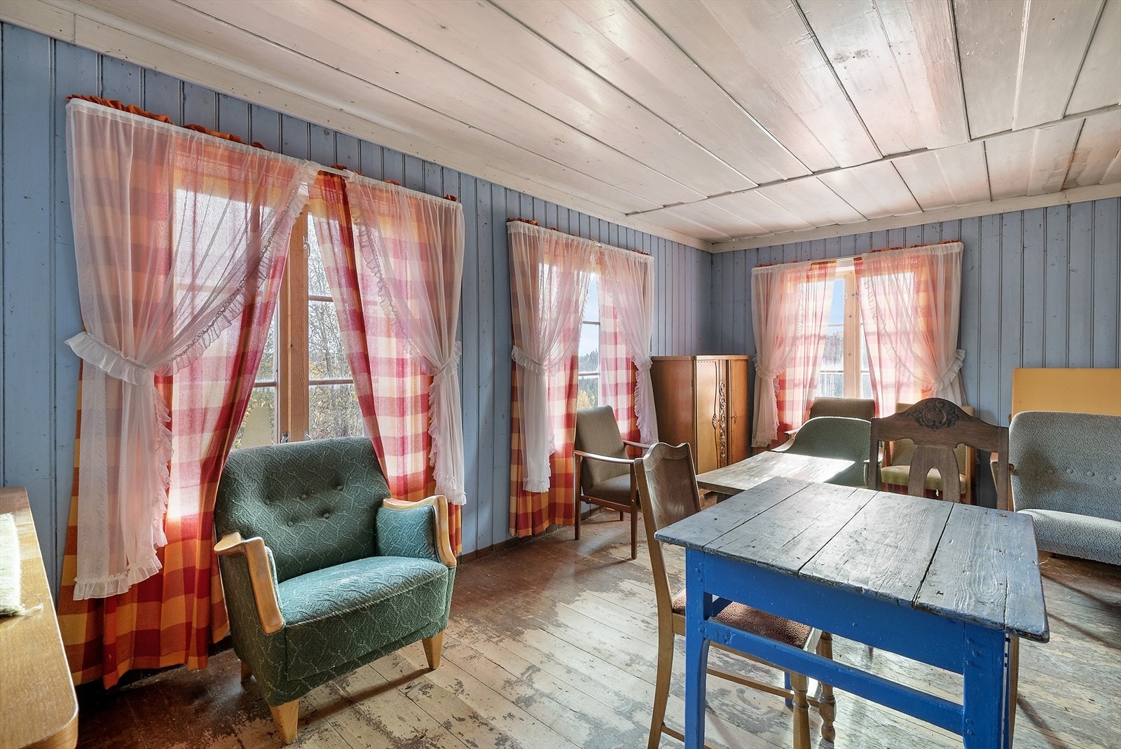 Store vinduer gir godt med dagslys. Galleribilde