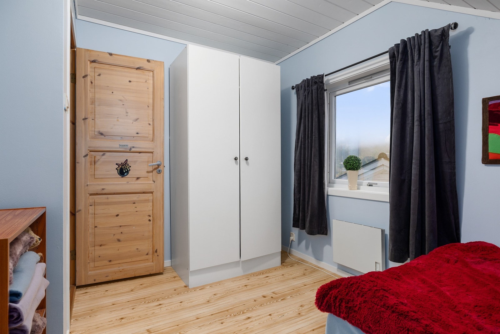 Her er det god plass til garderobe. Galleribilde