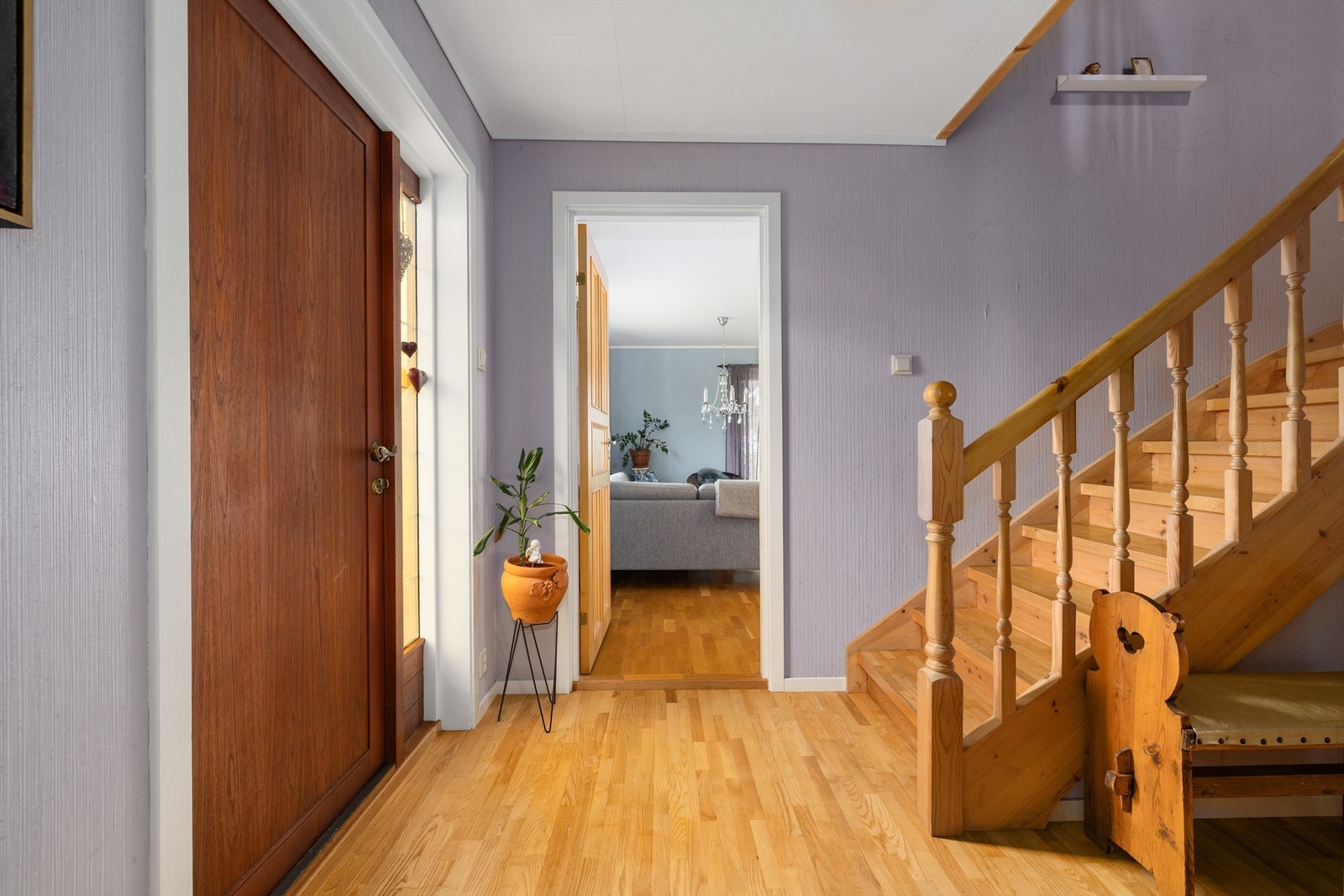 Entré / Gang Galleribilde