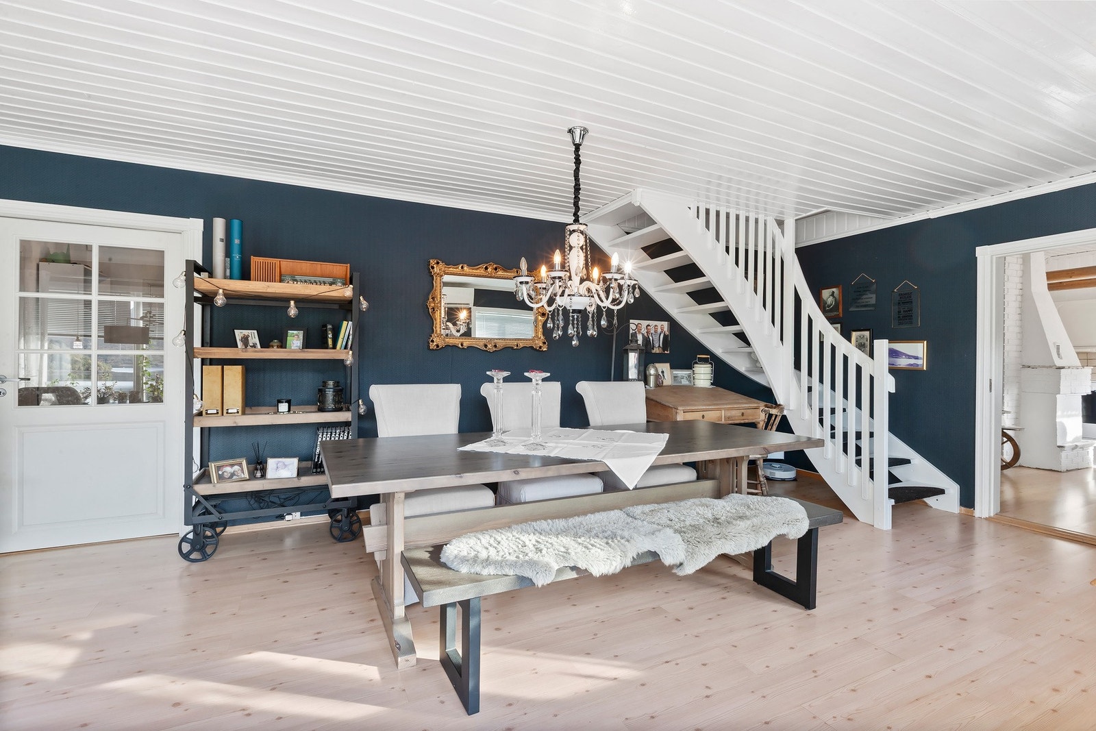 Trapp opp til loftetasjen fra stue. Galleribilde