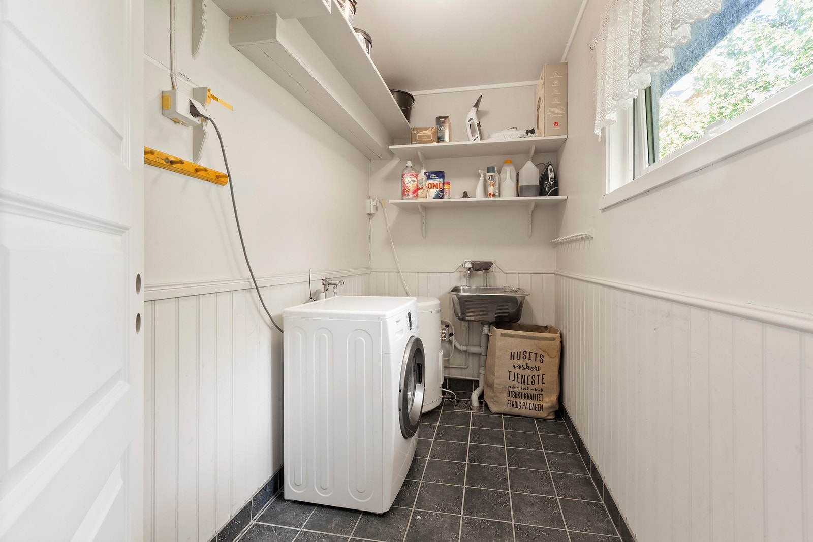 Praktisk med separat vaskerom Galleribilde