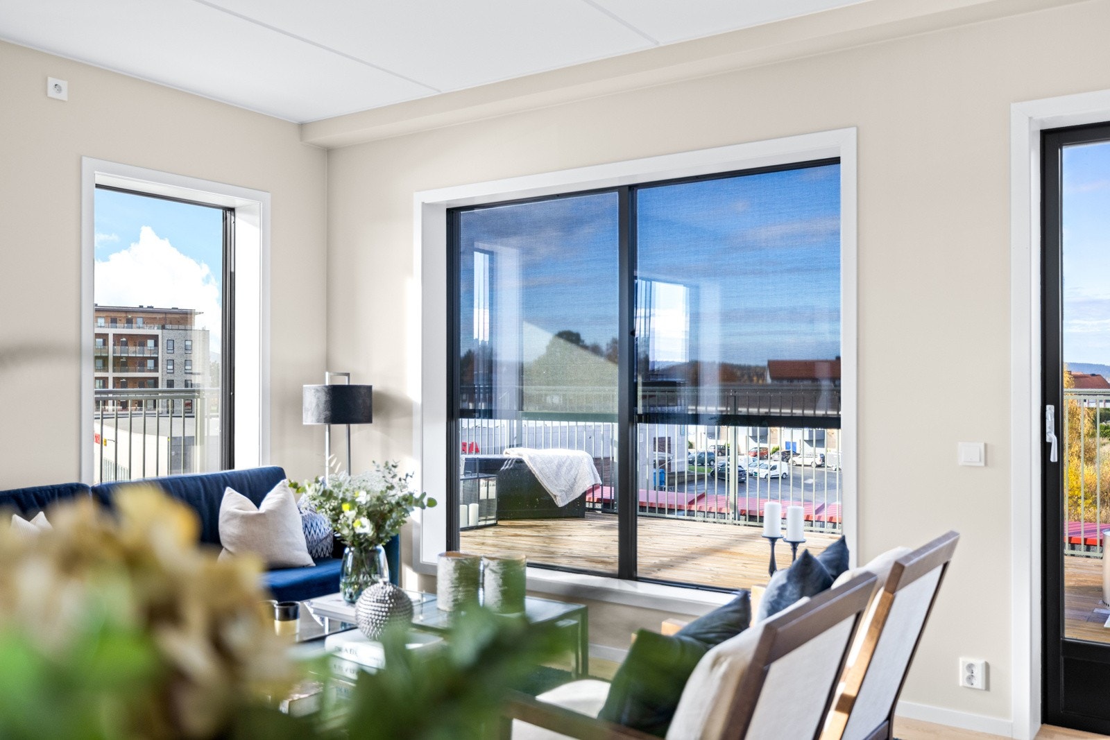 Utvendige screens sørger for solskjerming. Galleribilde