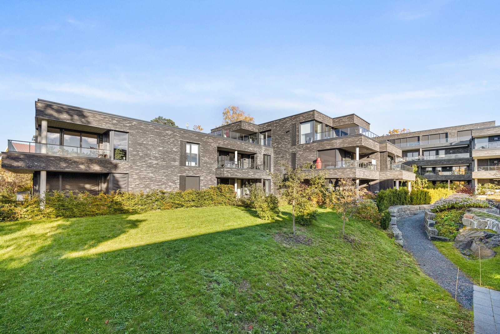 Velkommen til Hans Liens vei 22 - Presentert av Edvard Chapsang v/EIE eiendomsmegling Bærum Galleribilde