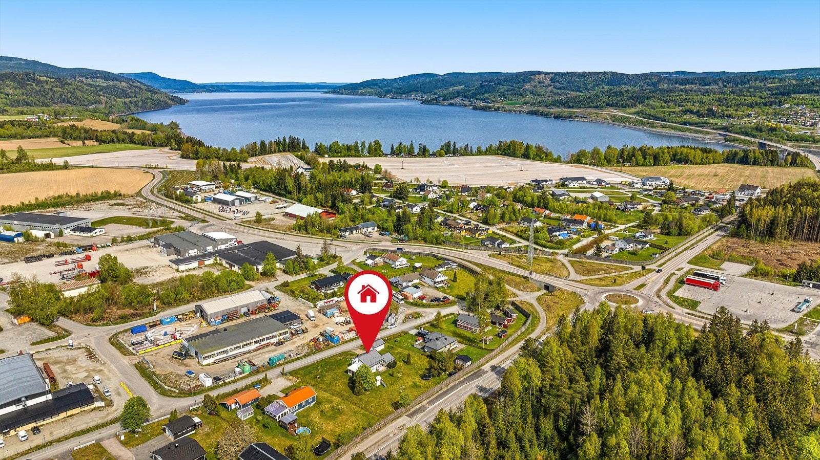 Kort vei til E6-aksen gir gode pendlermuligheter. Galleribilde