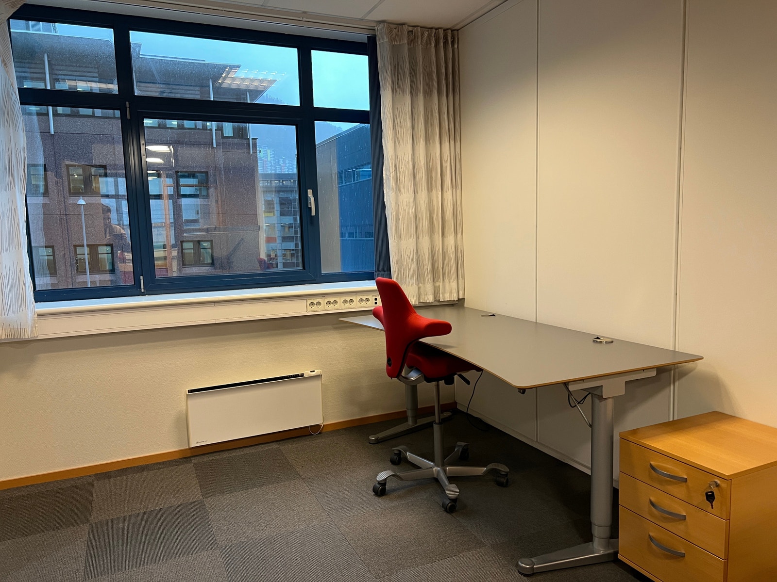 Lokalene har ti gode cellekontorer. Galleribilde