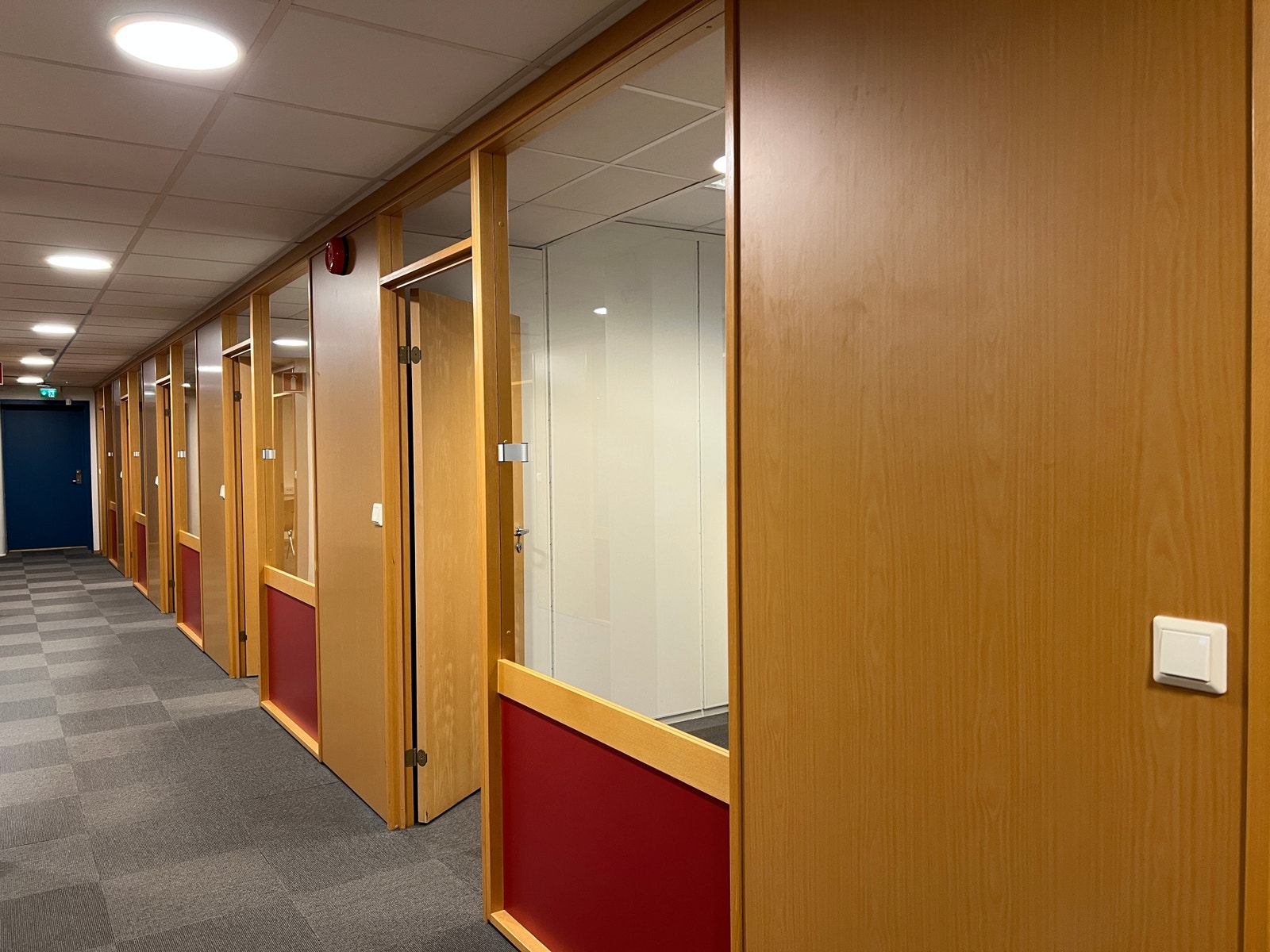 Lokalene kan tilpasses leietaker. Fronter og dører kan enkelt males, noe som vil løfte inntrykket. Galleribilde