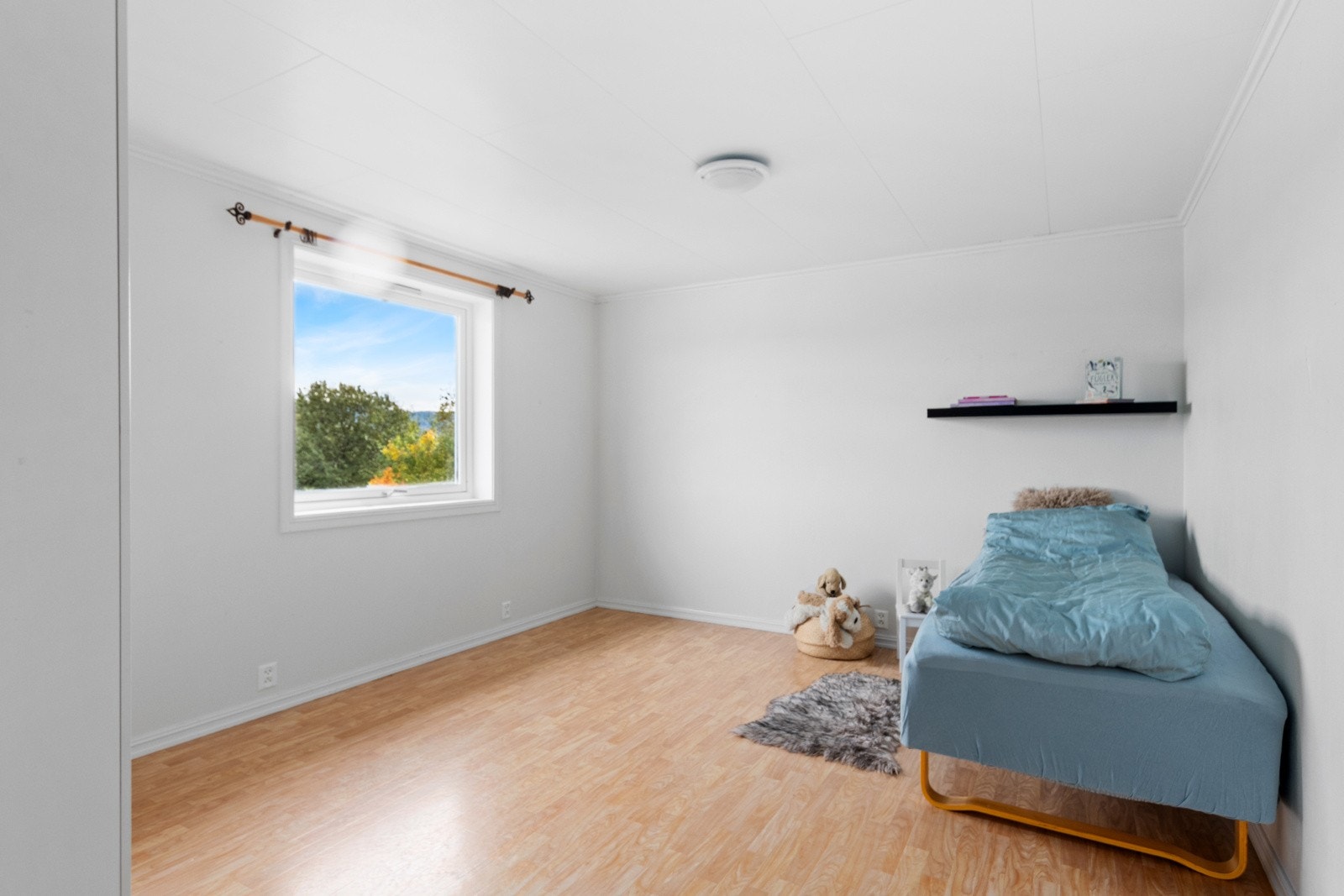 1 av totalt 5 soverom. Alle soverom ligger i samme etasje som bad. Galleribilde