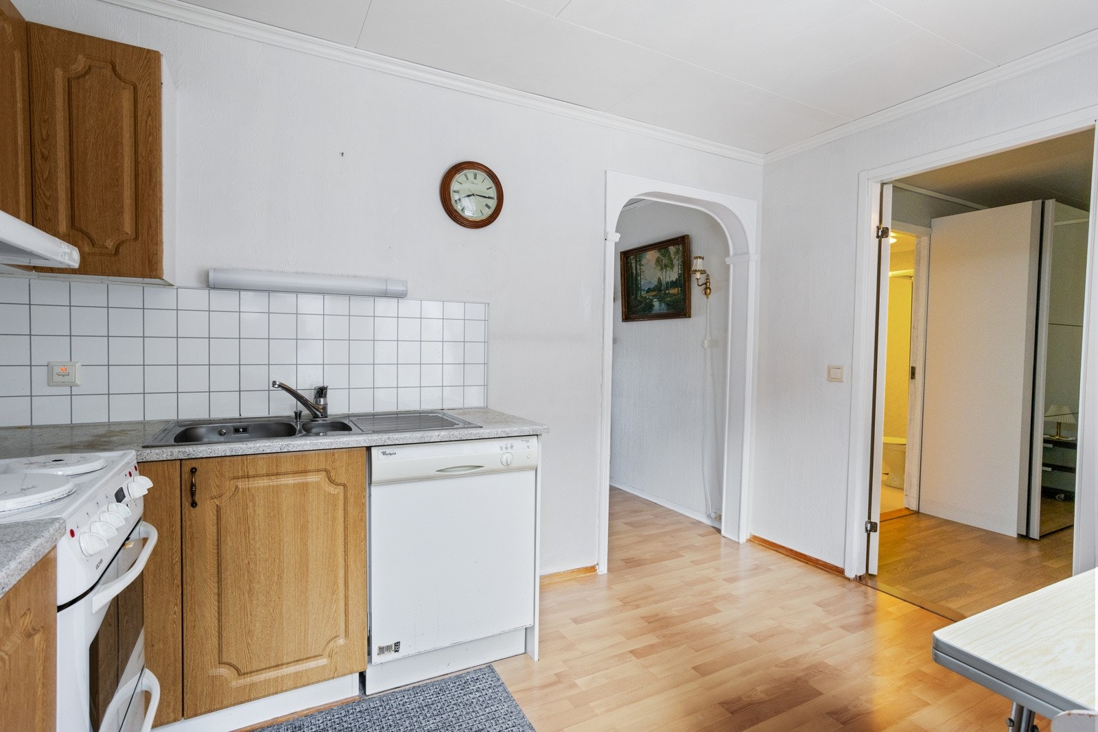 Åpen løsning ut til stuen, samt adkomst til hovedsoverom. Galleribilde