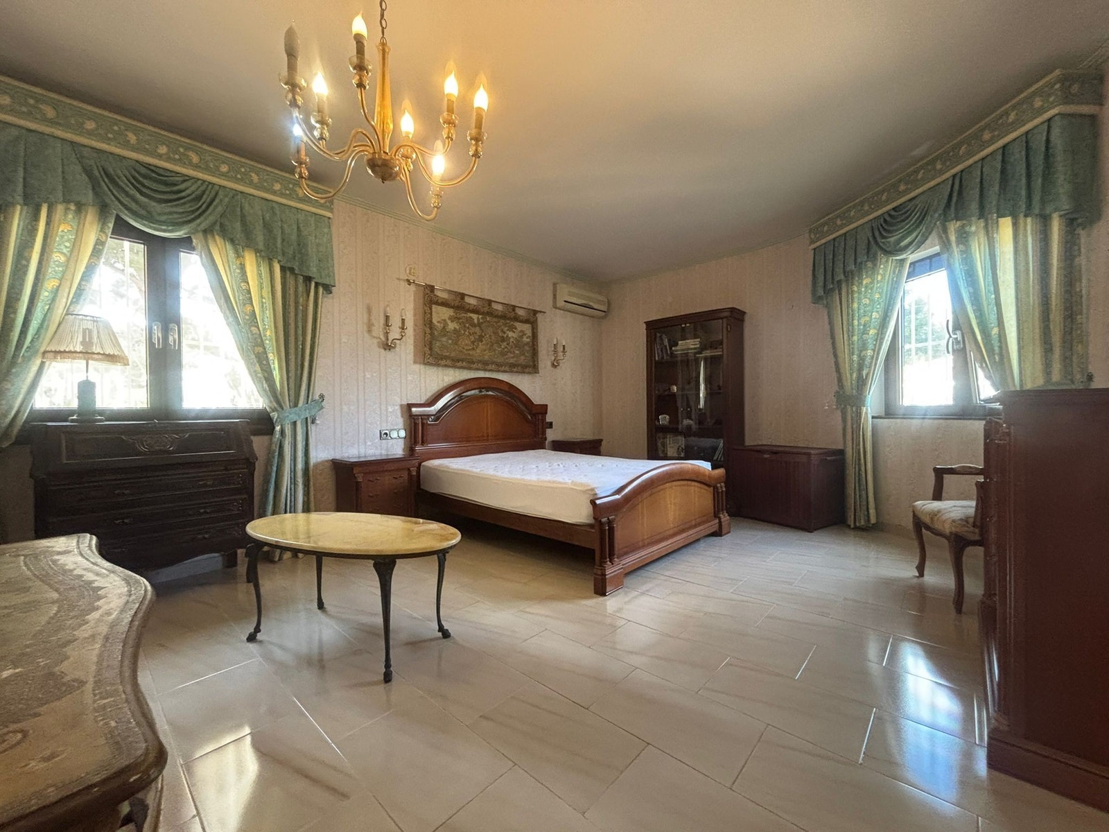 Kan deles i to slik at man får tilsammen 3 soverom Galleribilde