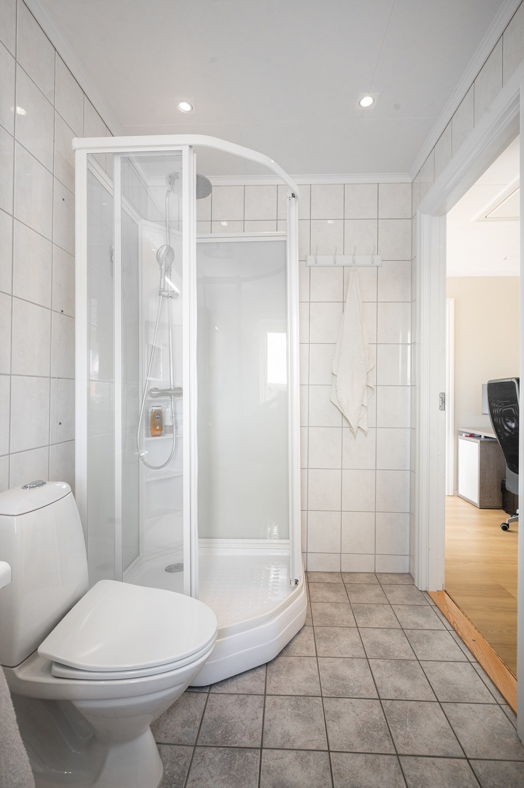 Badet er på 4,5 kvm. Galleribilde