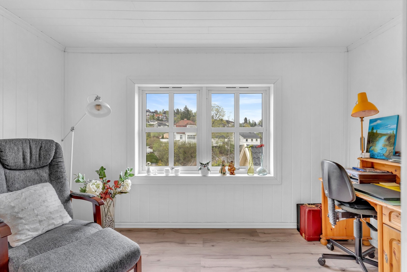 I første etasje er det også et praktisk kontor. Galleribilde