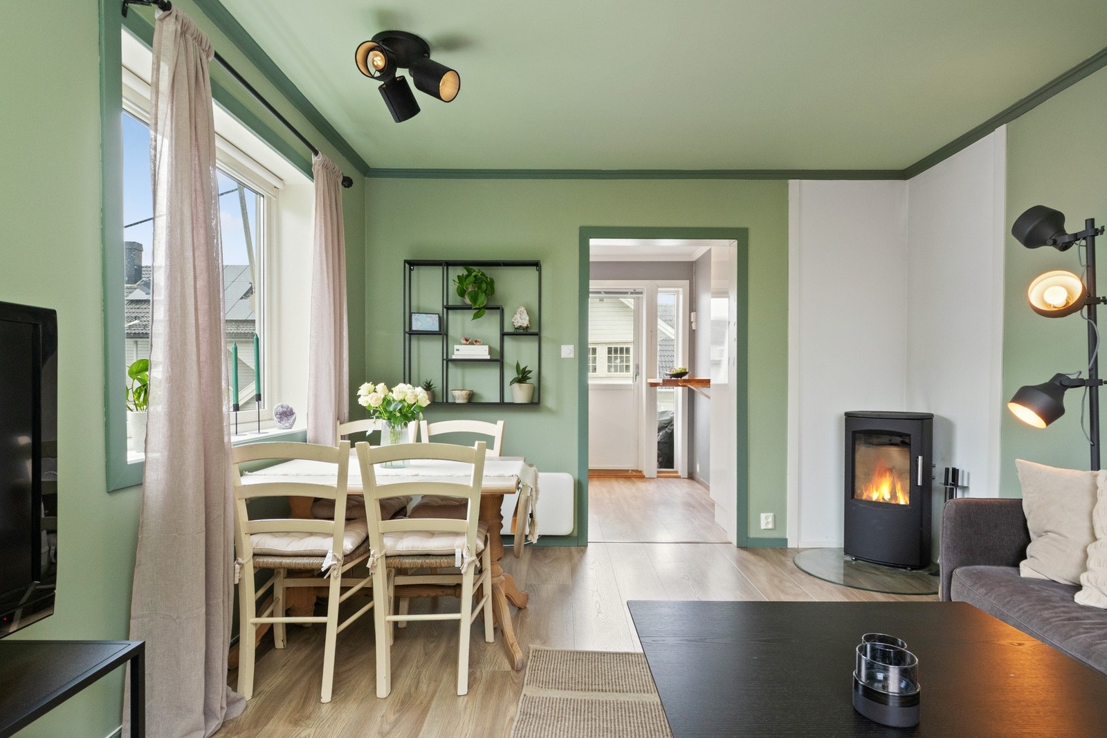 Her er det også peisovn for varme og hygge! Galleribilde