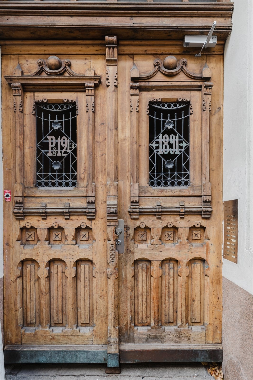 Bygget er opprinnelig fra 1891, men loftsetasjen ble ombygd i 2010. Galleribilde