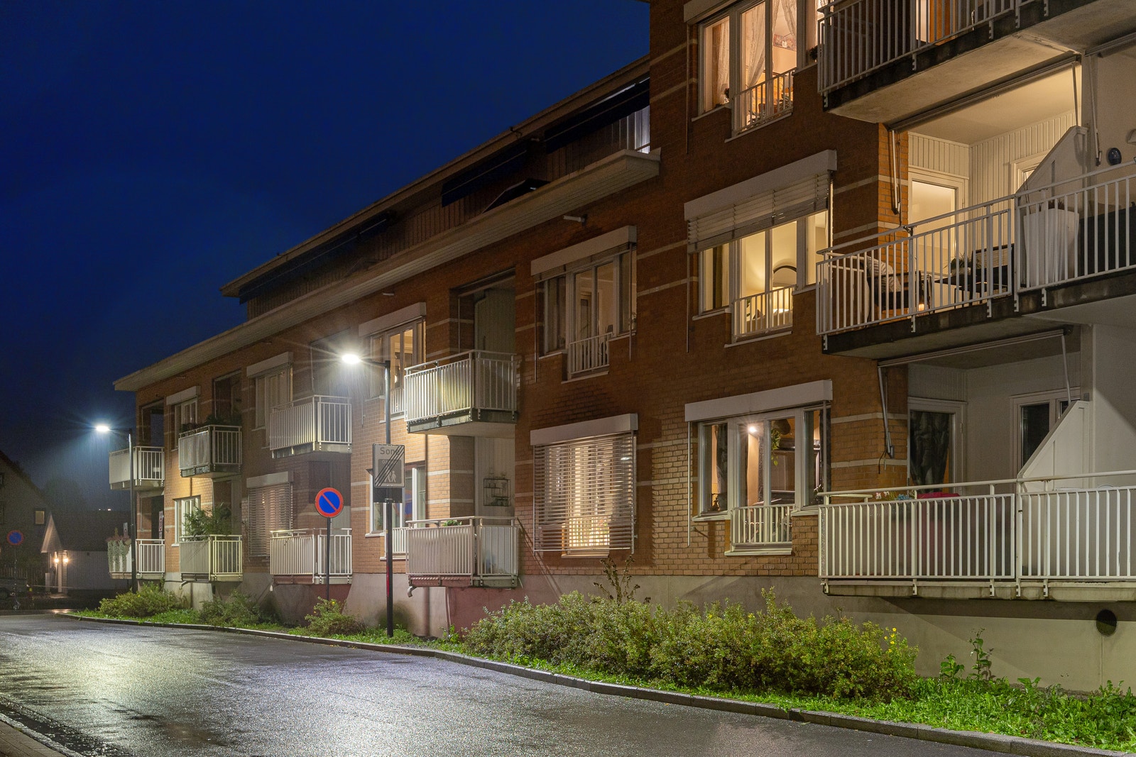 Pen og godt vedlikeholdt blokk sentralt i Lillestrøm Galleribilde