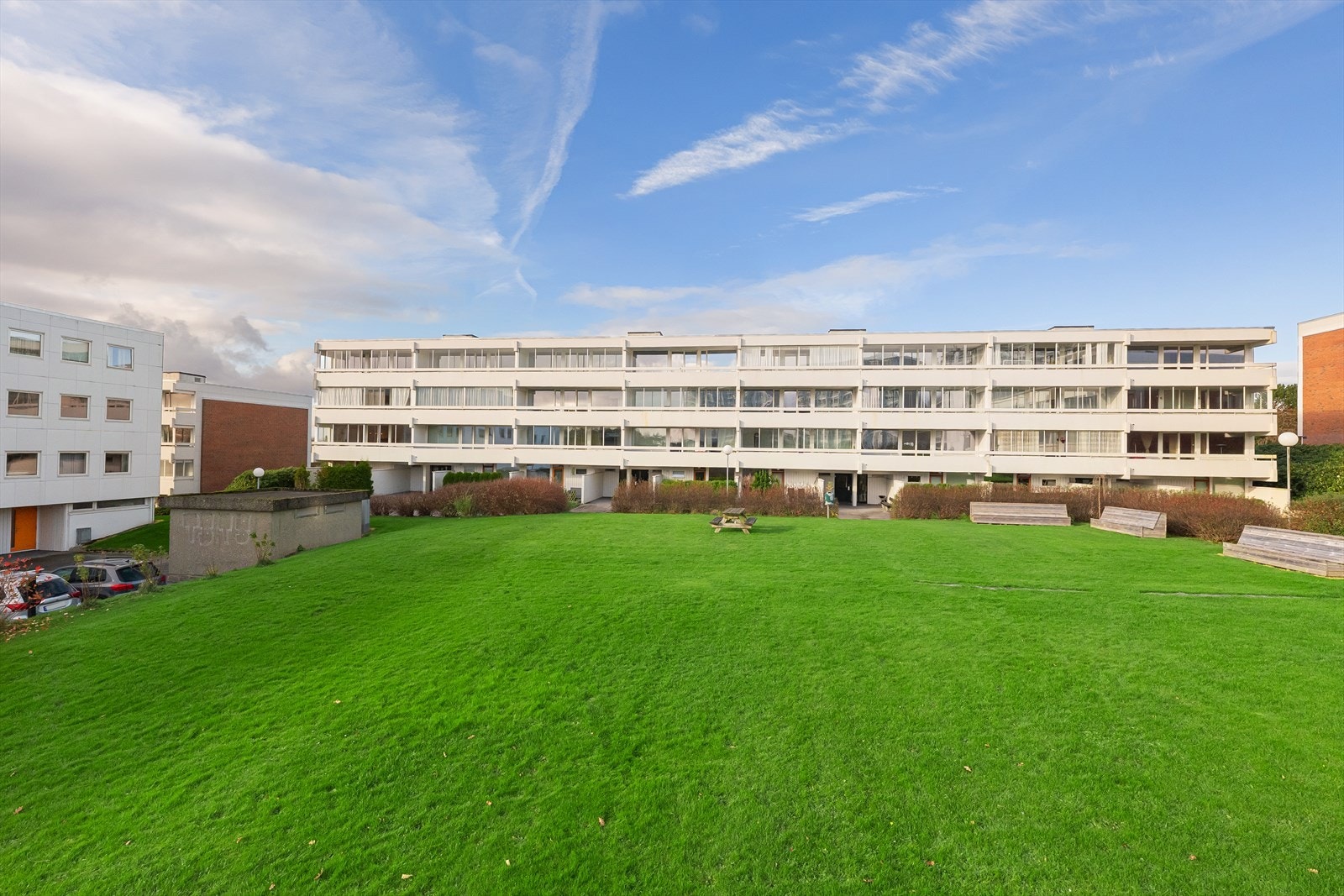 Fint, ettertraktet område. Det er vedtatt utbedring/ombygging av fasader på byggene. Se info vedlagt salgsoppgaven Galleribilde