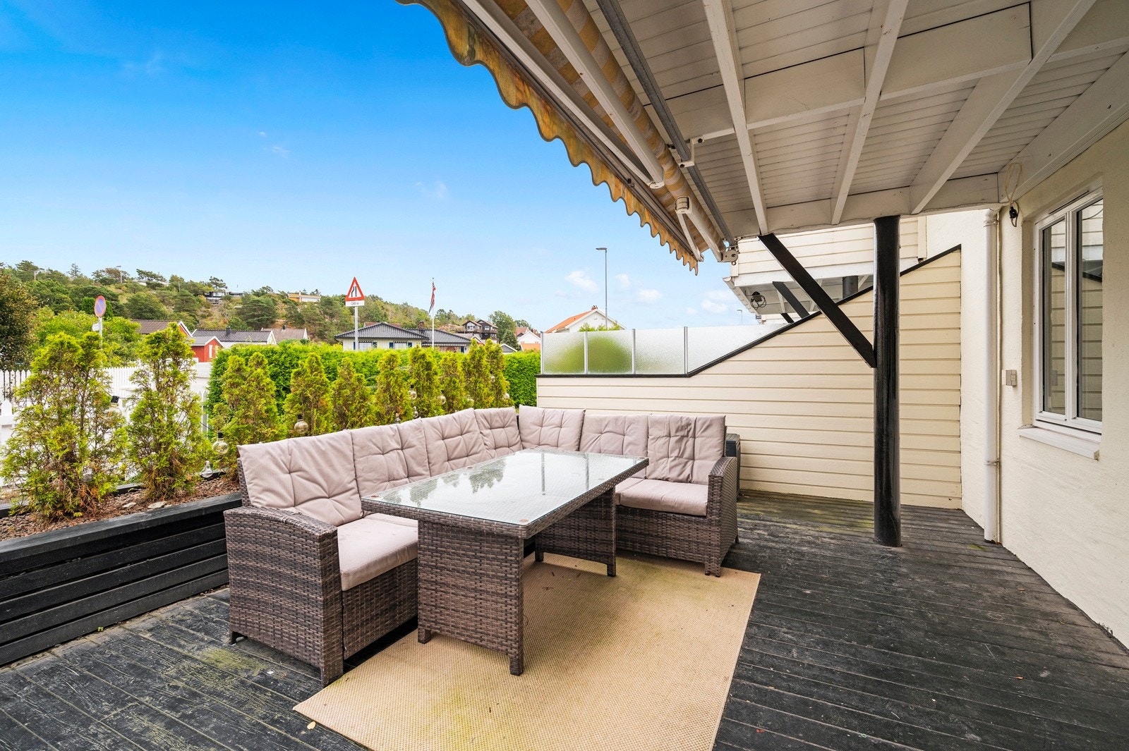 Uteplassen gir rom for å samle familie og venner Galleribilde