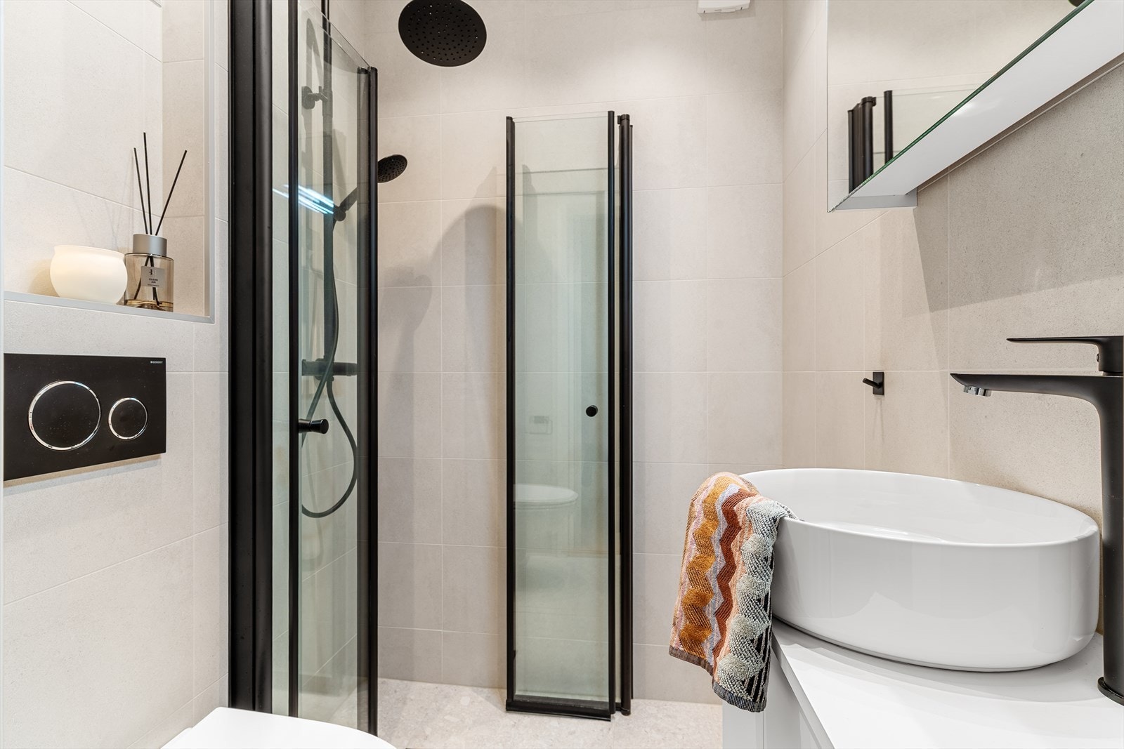 Rålekkert bad pusset opp i 2021 med nye overflater og innredning. Galleribilde