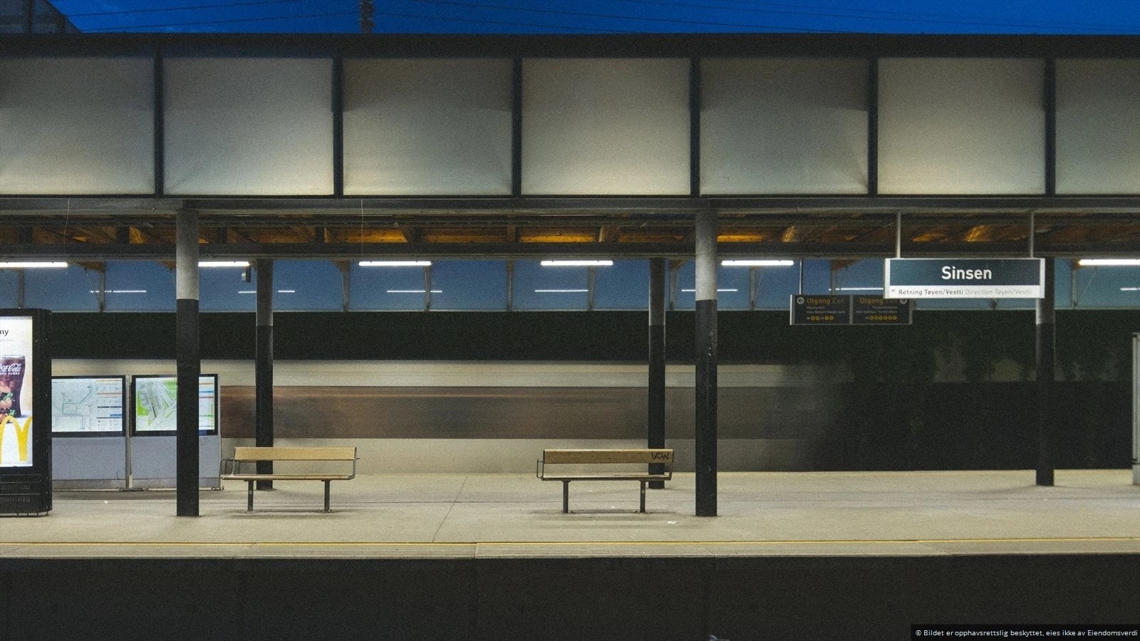 Kort gange til både Sinsen og Carl Berners plass T-banestasjon. Galleribilde