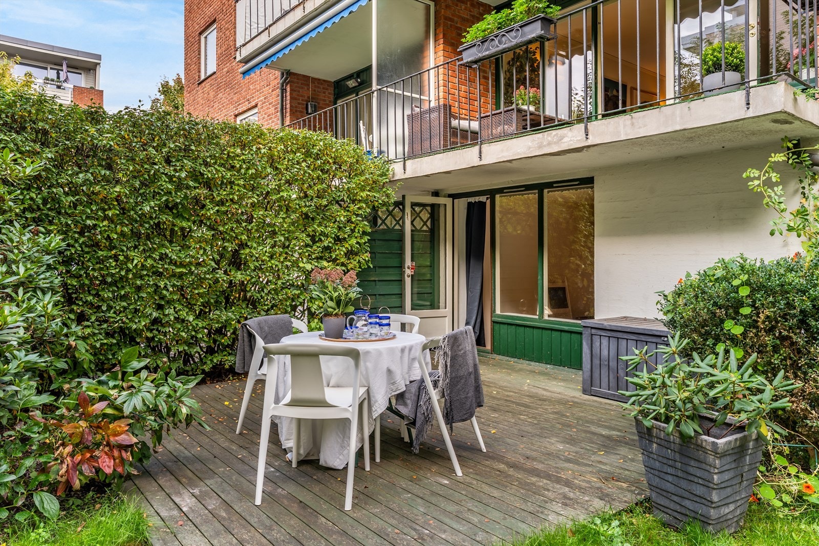 Terrasse på 18 kvm. ut fra stue i u.etajse Galleribilde