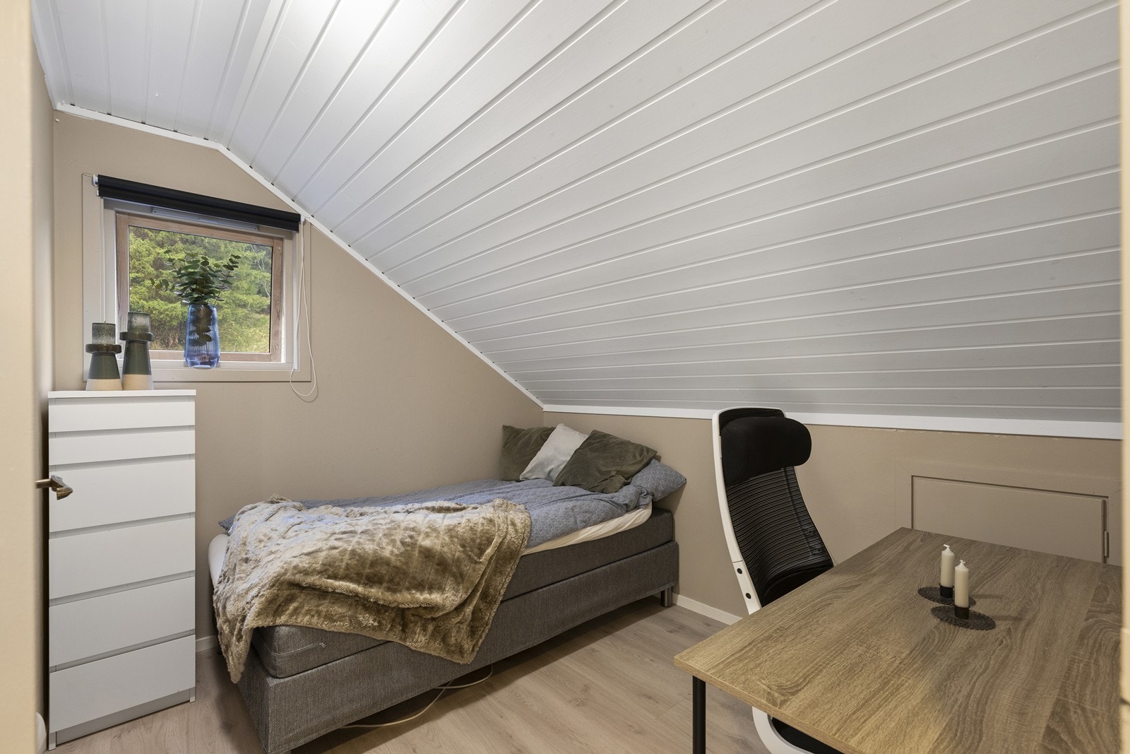 Soverom 4/4 i hoveddel. Galleribilde