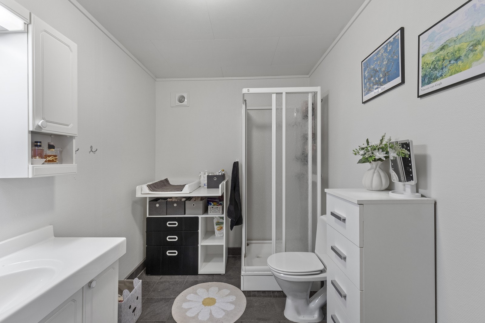 Utleiedel: Bad med alle nødvendige fasiliteter. Galleribilde