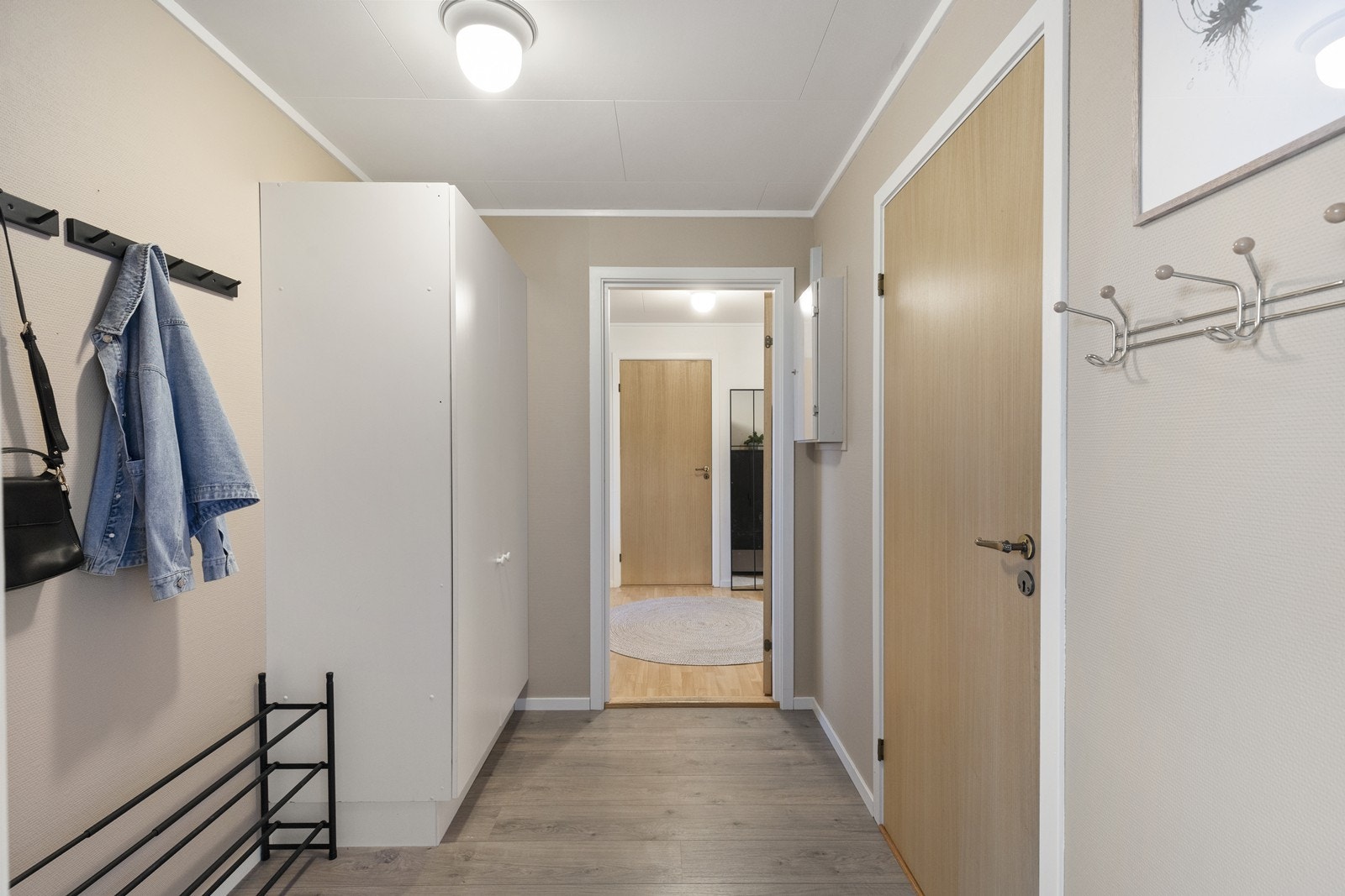 Utleiedel: Egen inngang og eget sikringsskap. Galleribilde