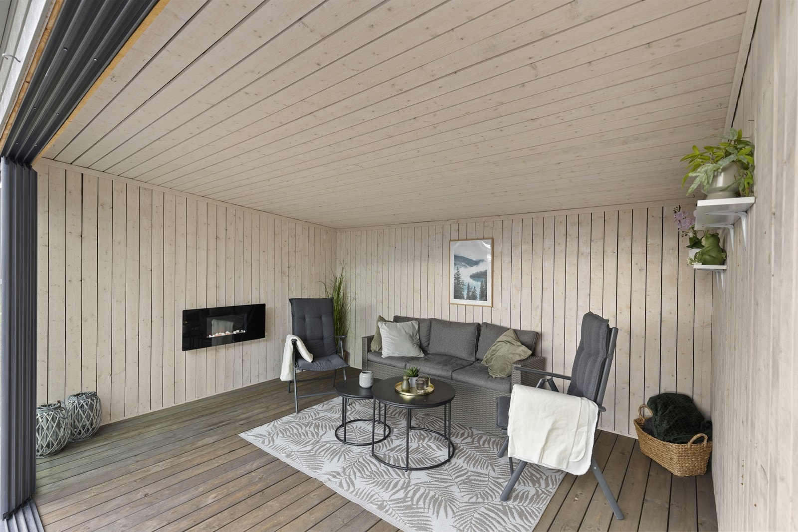 Lun utestue med flott utsikt - perfekt for lange sommerkvelder. Galleribilde