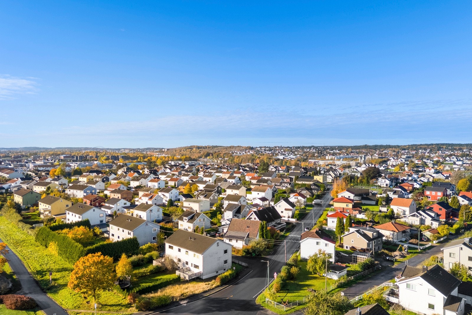 Dronefoto viser nabolaget på Sellebakk Galleribilde
