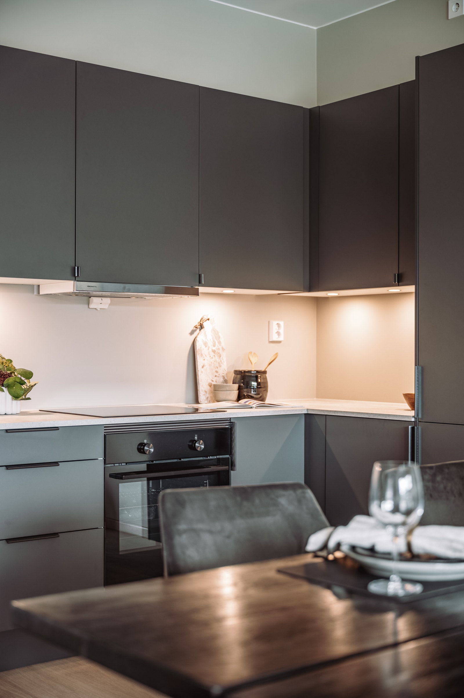 Kjøkken med integrerte hvitevarer Galleribilde